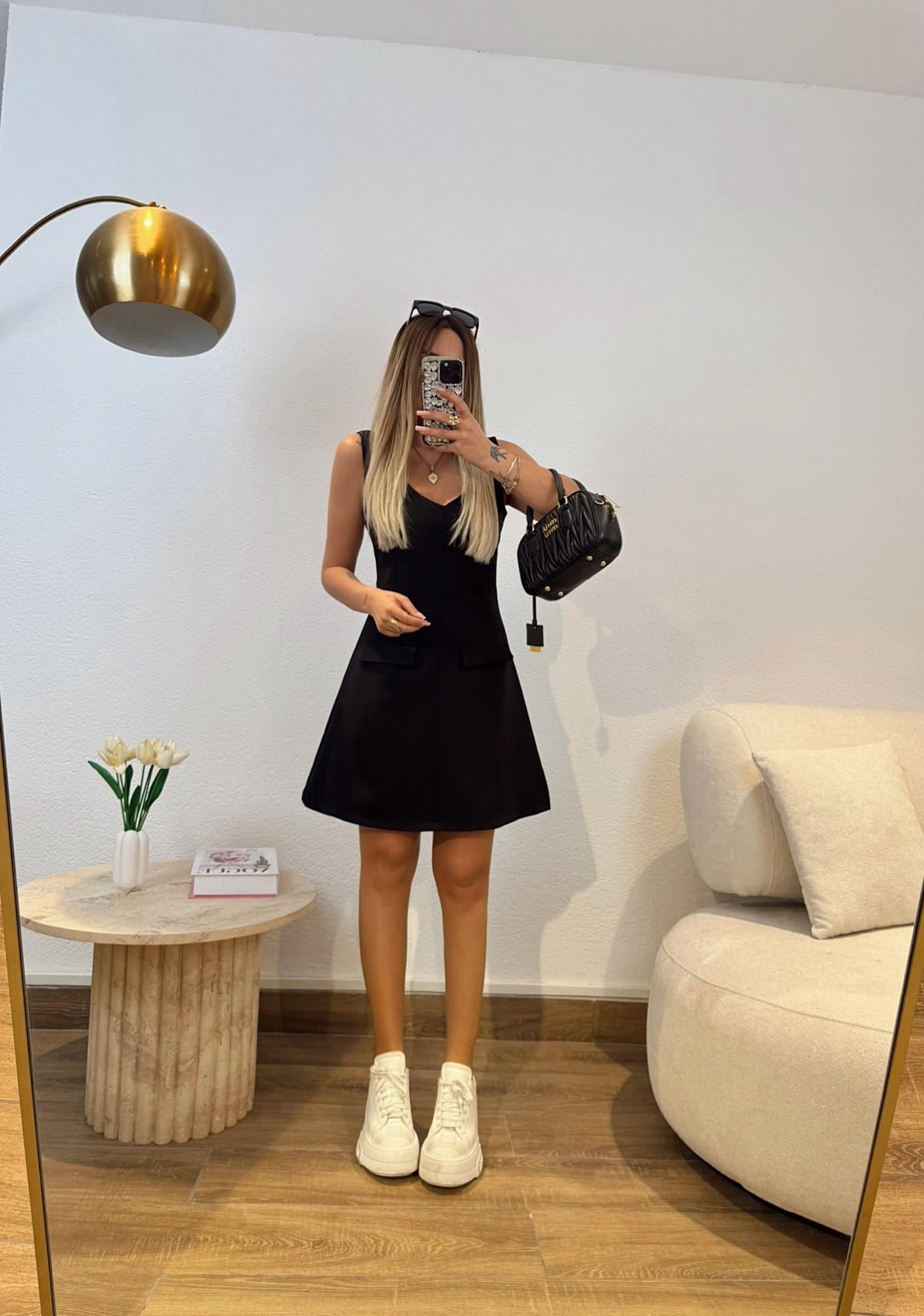 Z.a Model V Yaka Kapak Cepli Siyah Elbise