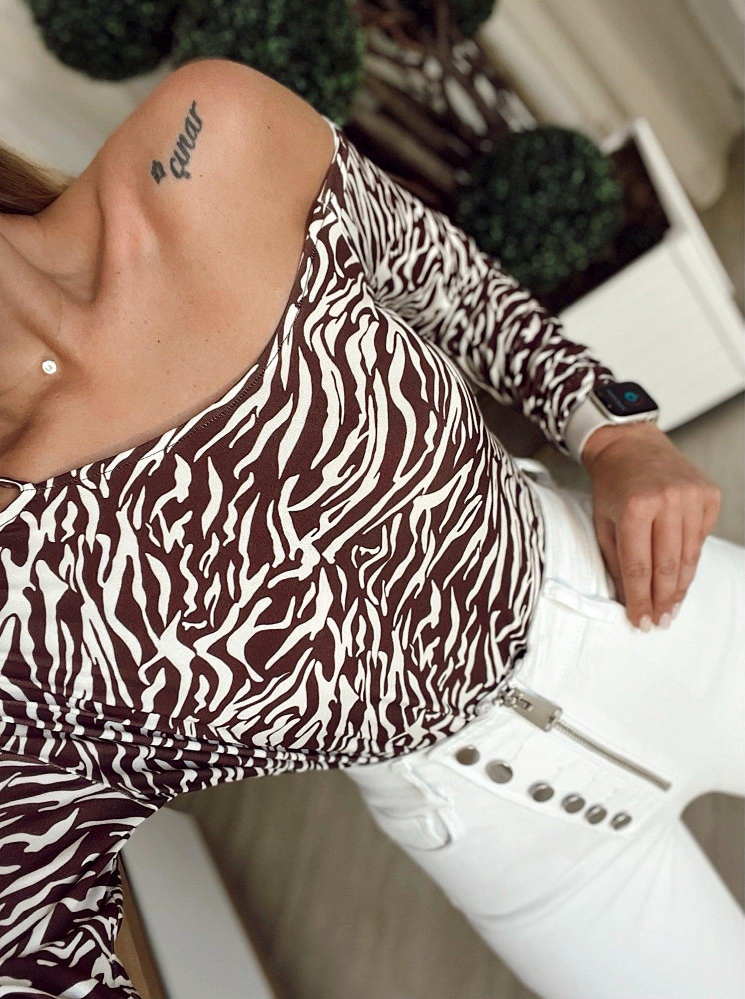 Zebra Desen Kahve Omuz Detay Bluz