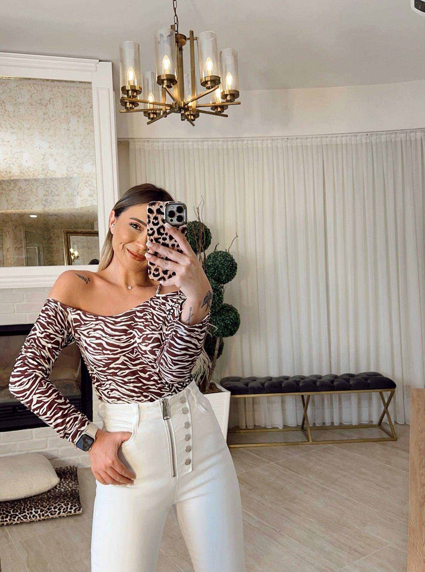 Zebra Desen Kahve Omuz Detay Bluz