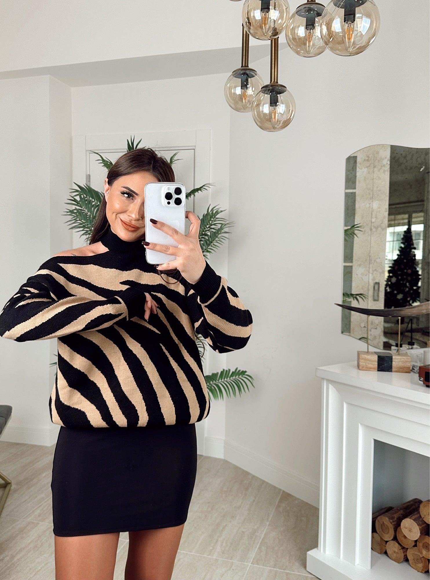 Zebra Desen Omuz Detay Kazak