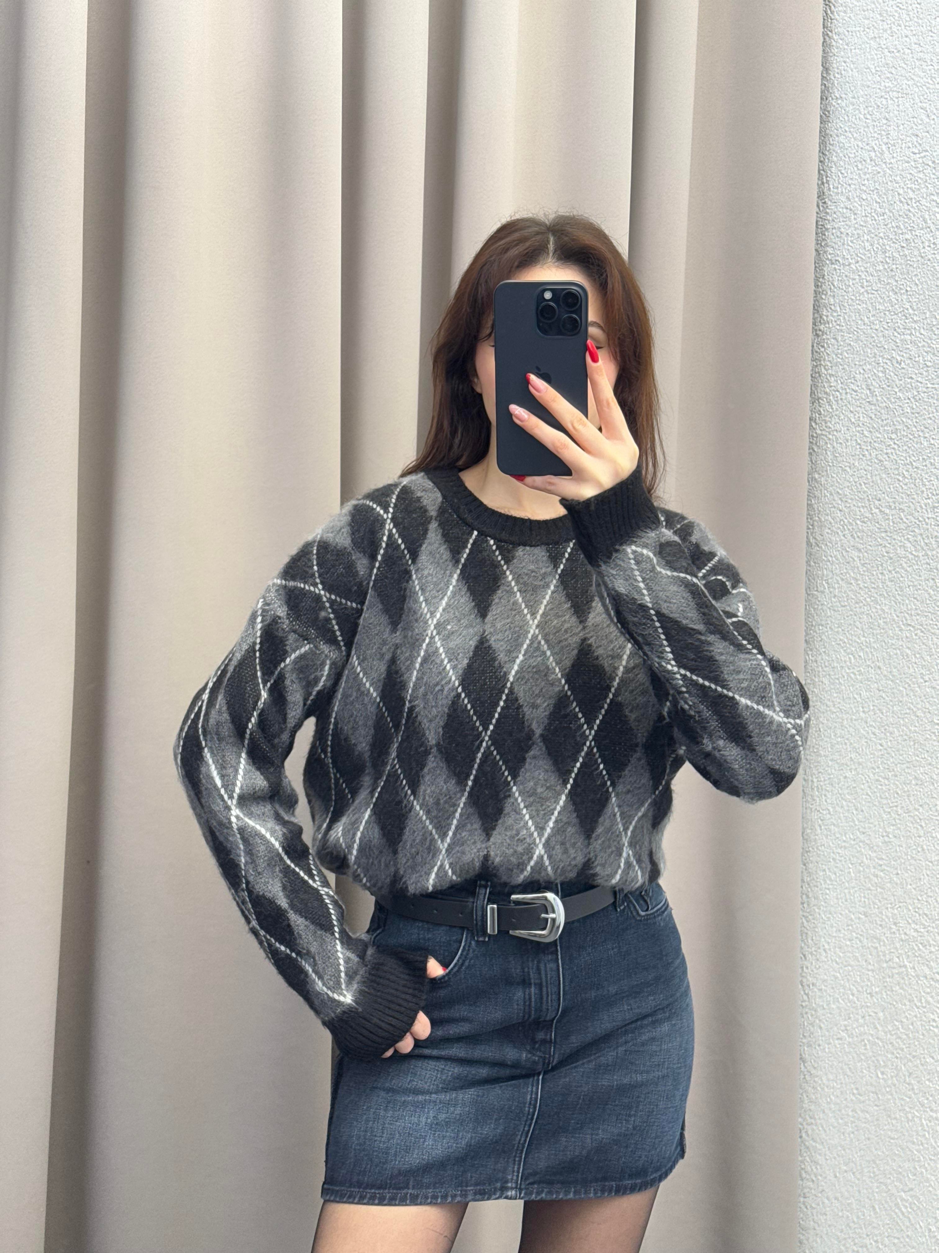 BAKLAVA DESEN OVERSİZE KALIP KAZAK SİYAH