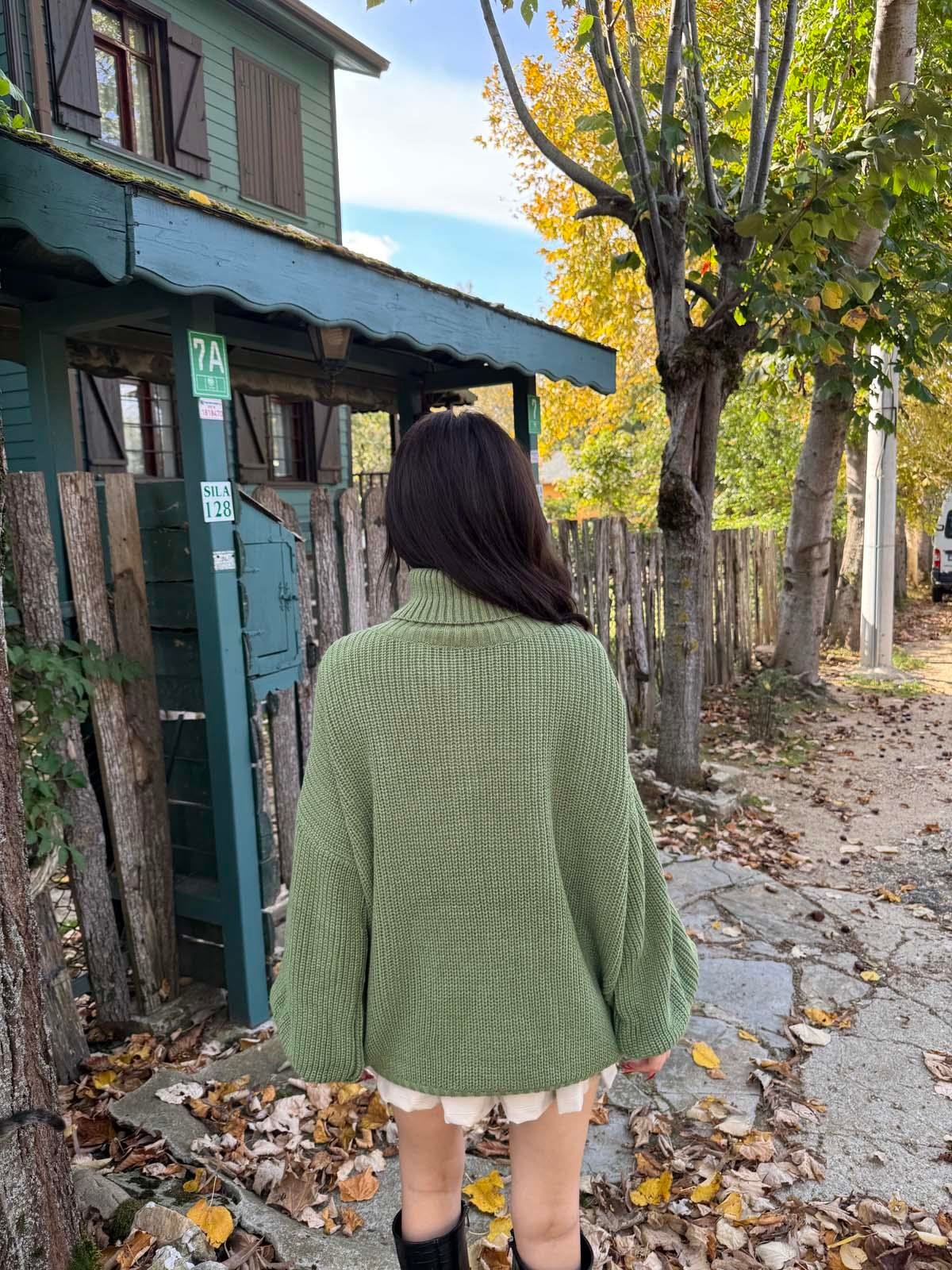 Beay Balon Kol Boğazlı Mint Kazak