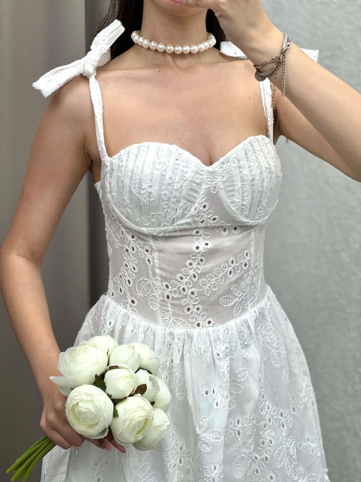 Beyaz Omuz Bağlamalı Sırt Bağcık Detaylı Fisto Kısa Elbise