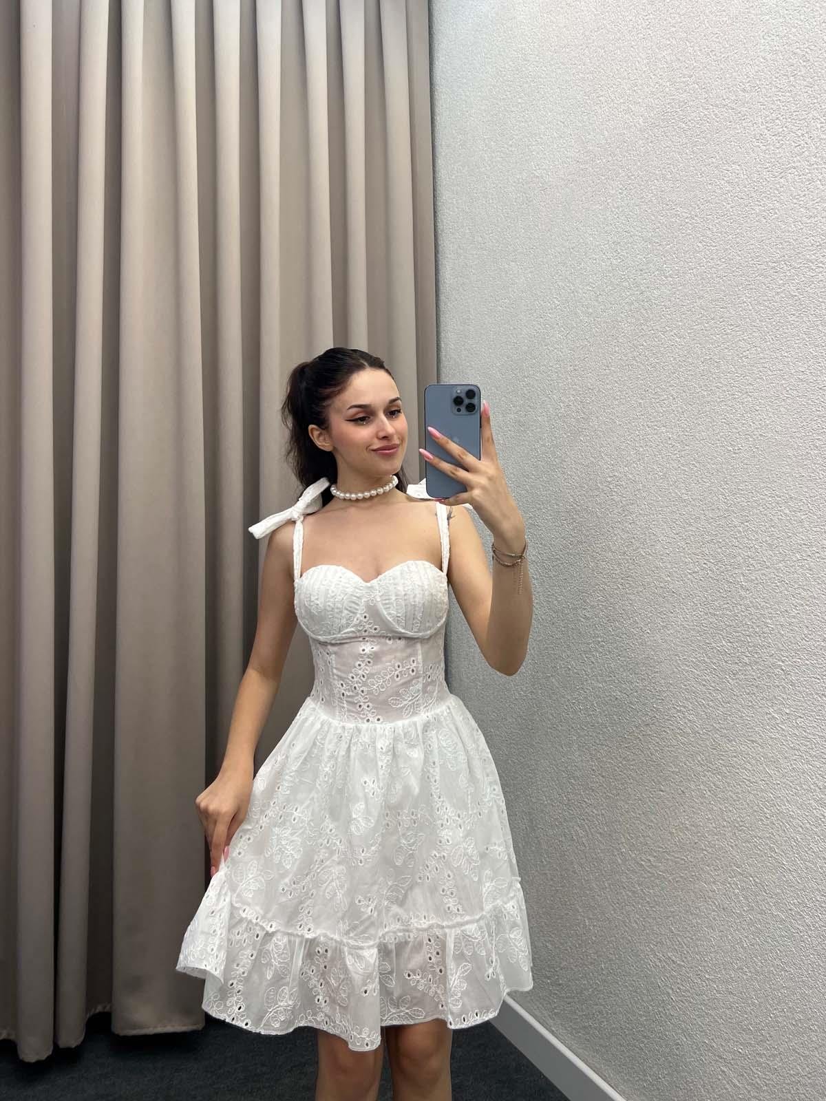 Beyaz Omuz Bağlamalı Sırt Bağcık Detaylı Fisto Kısa Elbise