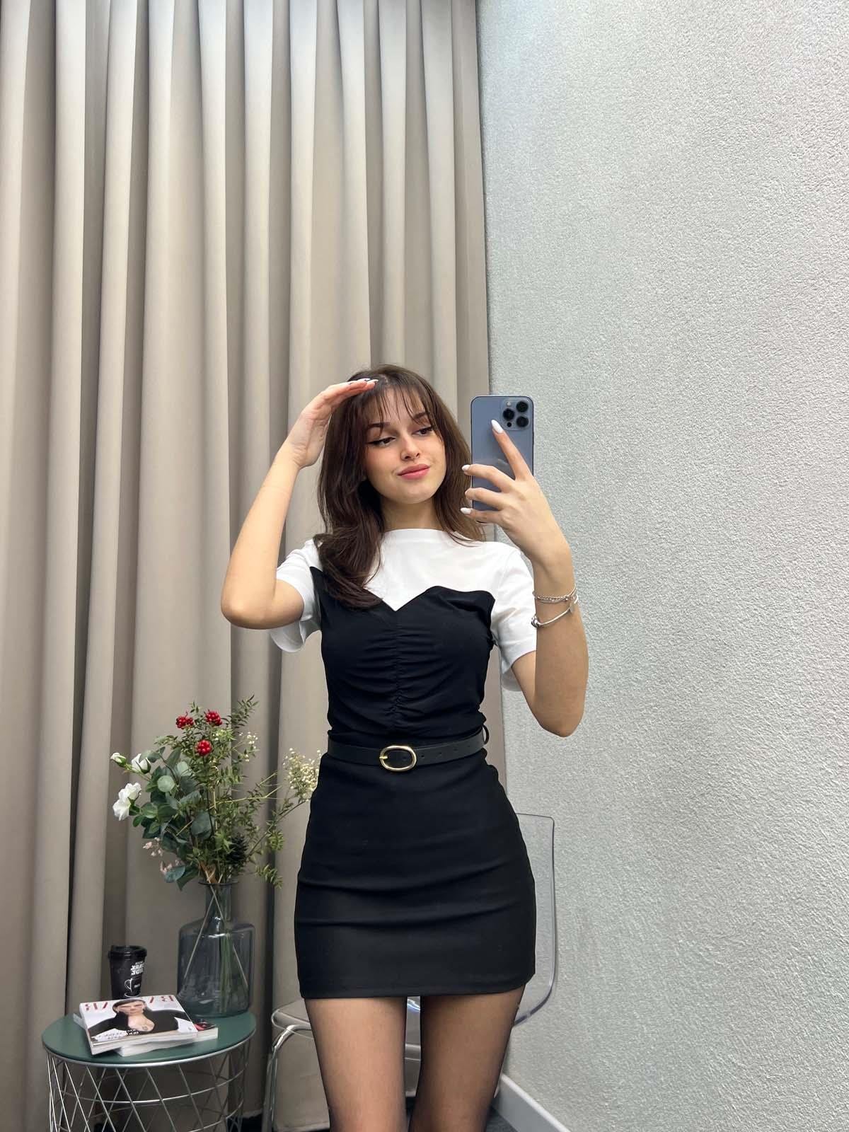 Beyaz Siyah Bisiklet Yaka Drapeli Bluz