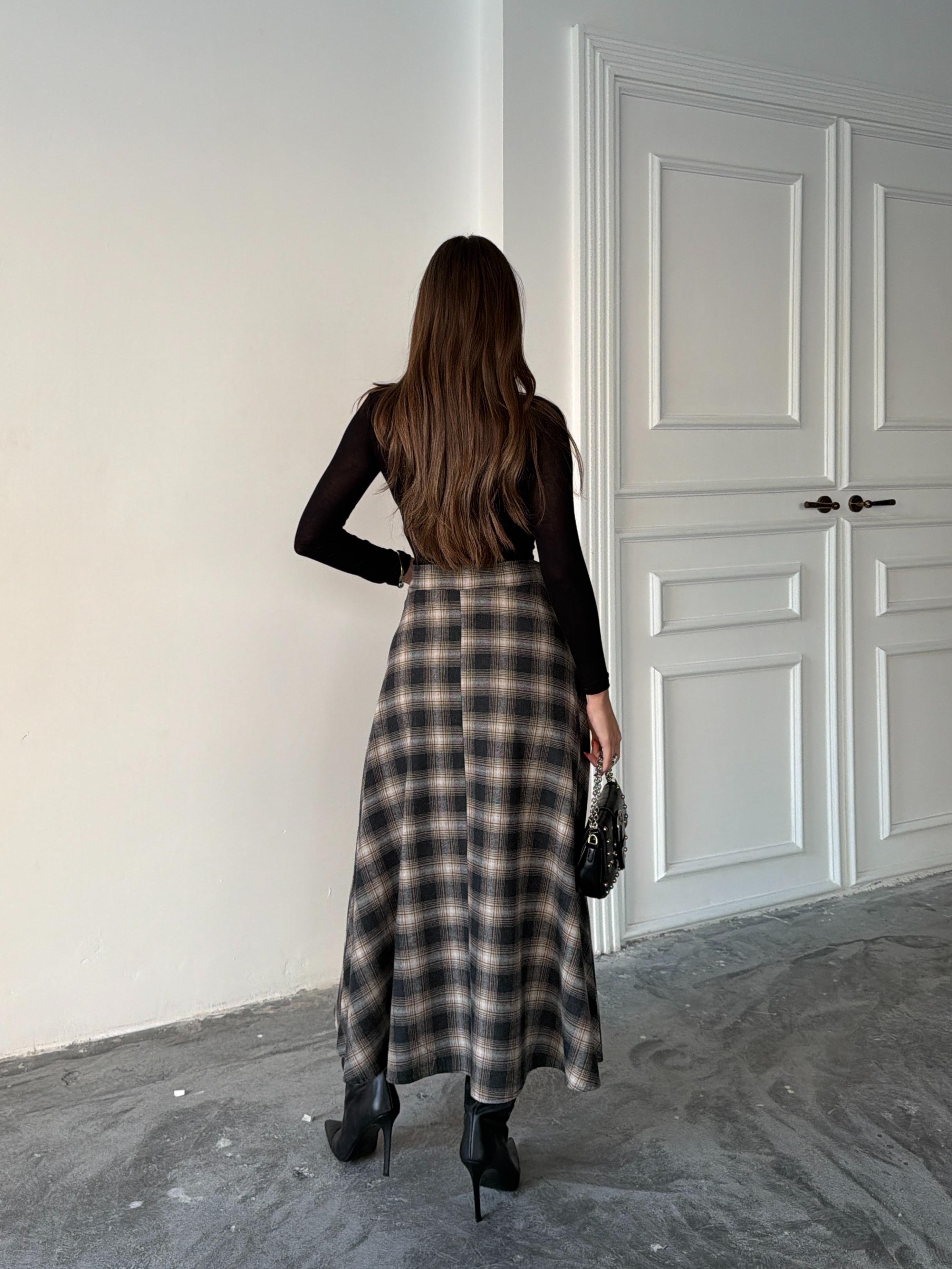 EKOSE KLOŞ ETEK UZUN BOY BEJ-SİYAH