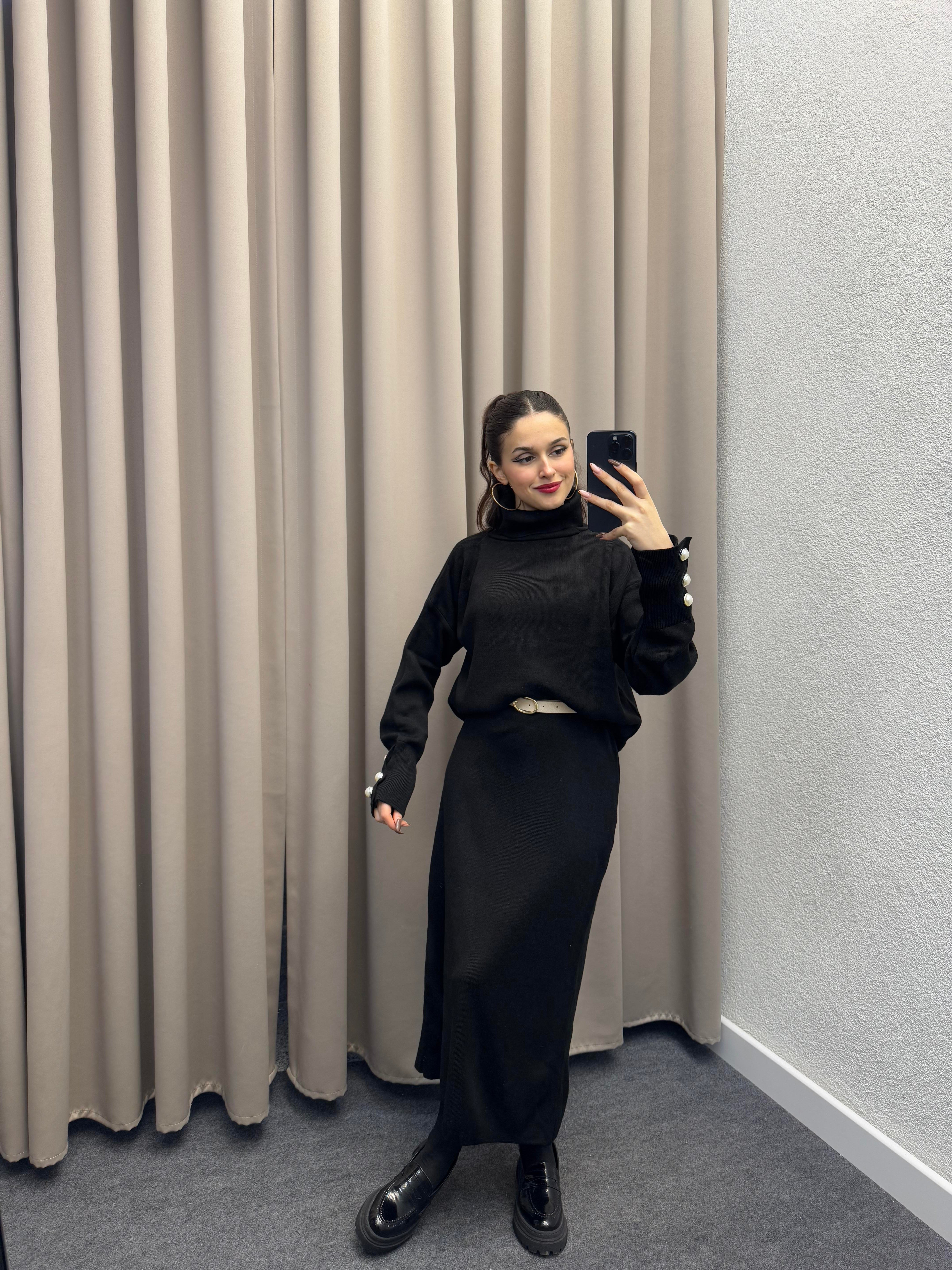 ETEKLİ KOL DÜĞMELİ TRİKO TAKIM SİYAH