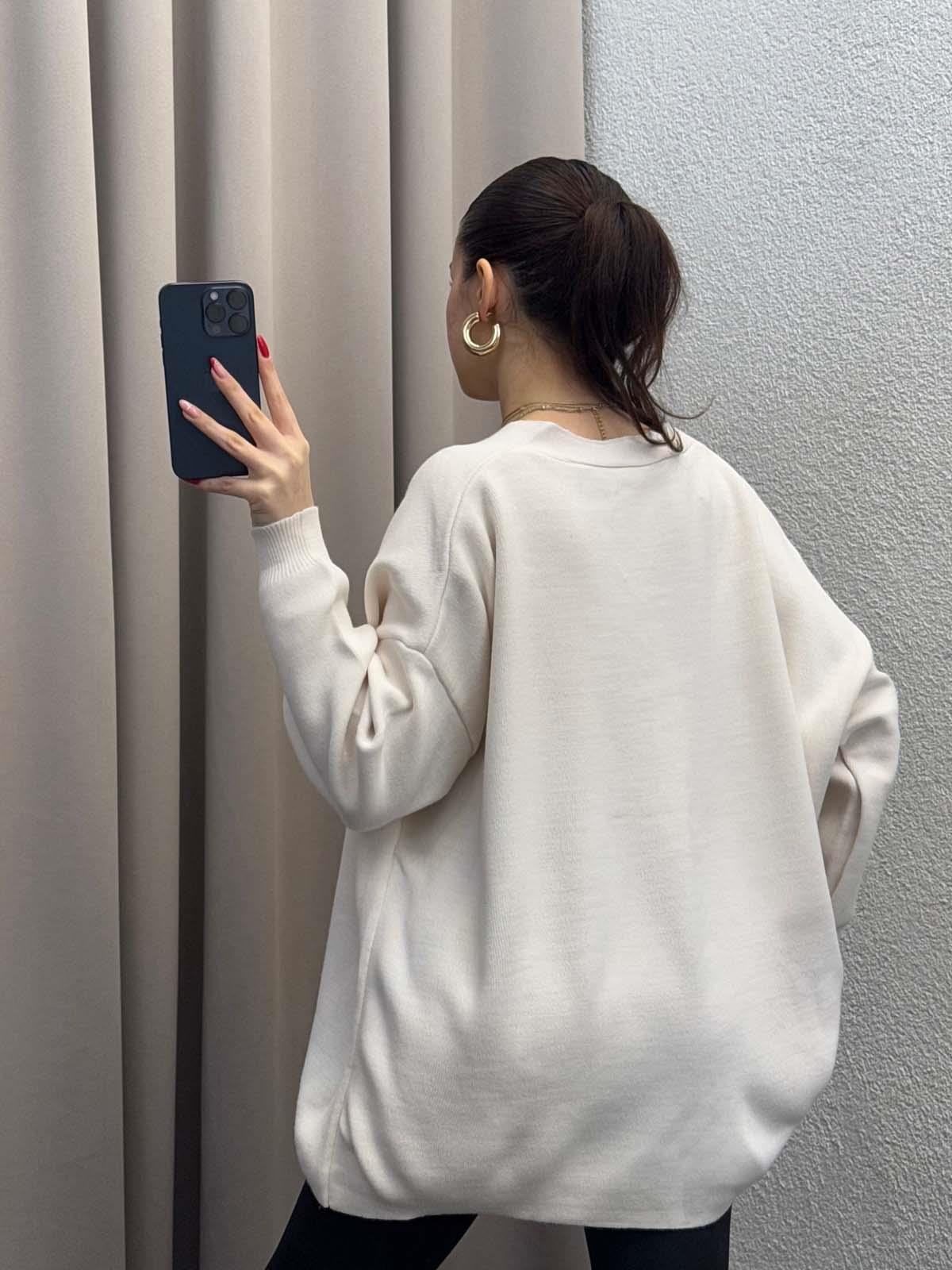 Gold Düğmeli Salaş Krem Hırka