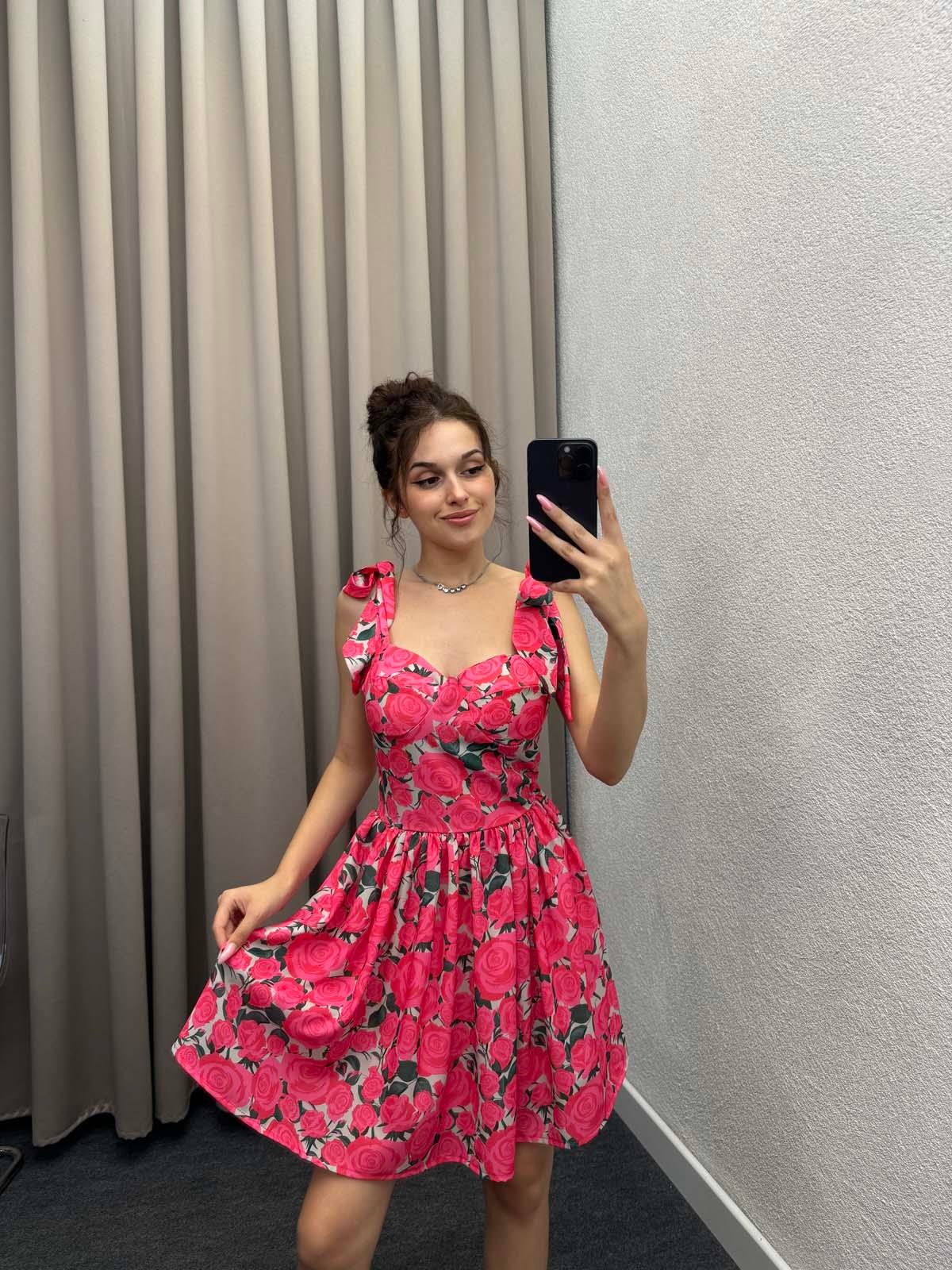 Güllü Kırmızı Bani Elbise