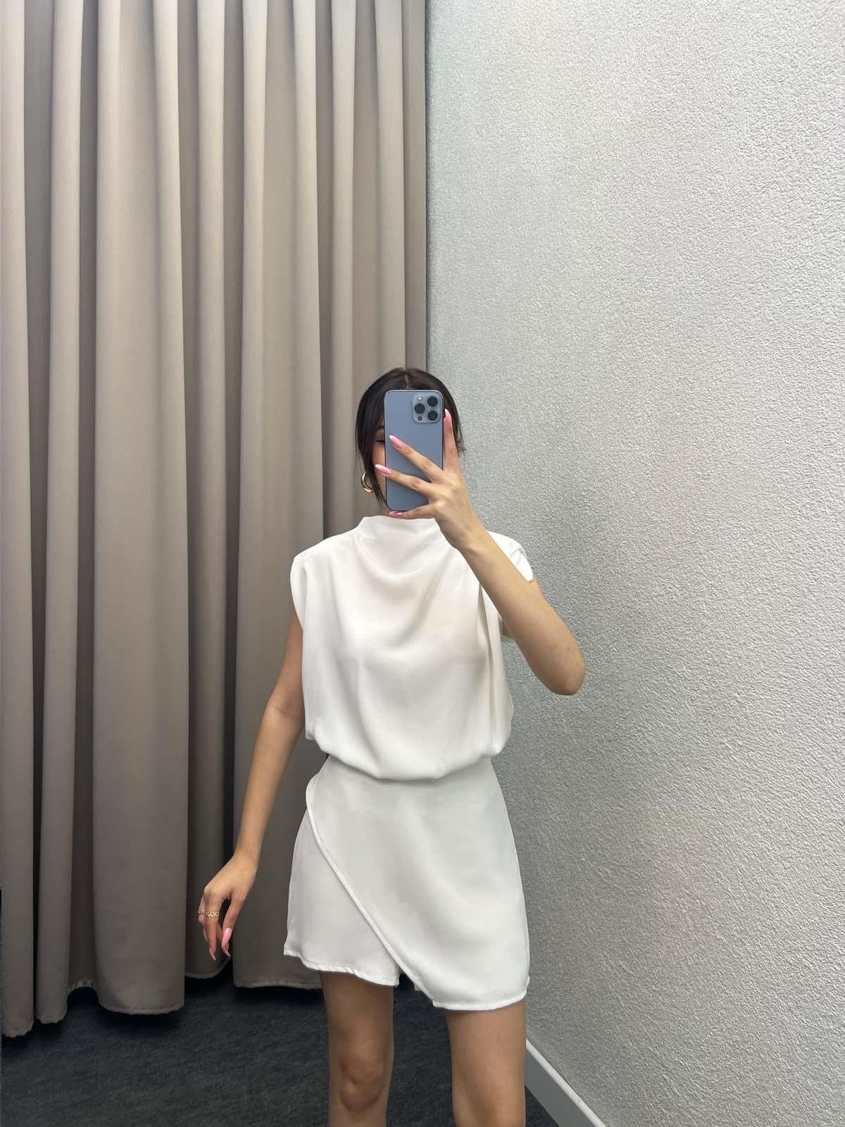 Havoş Beyaz Sofia Asimetrik Şort Tulum