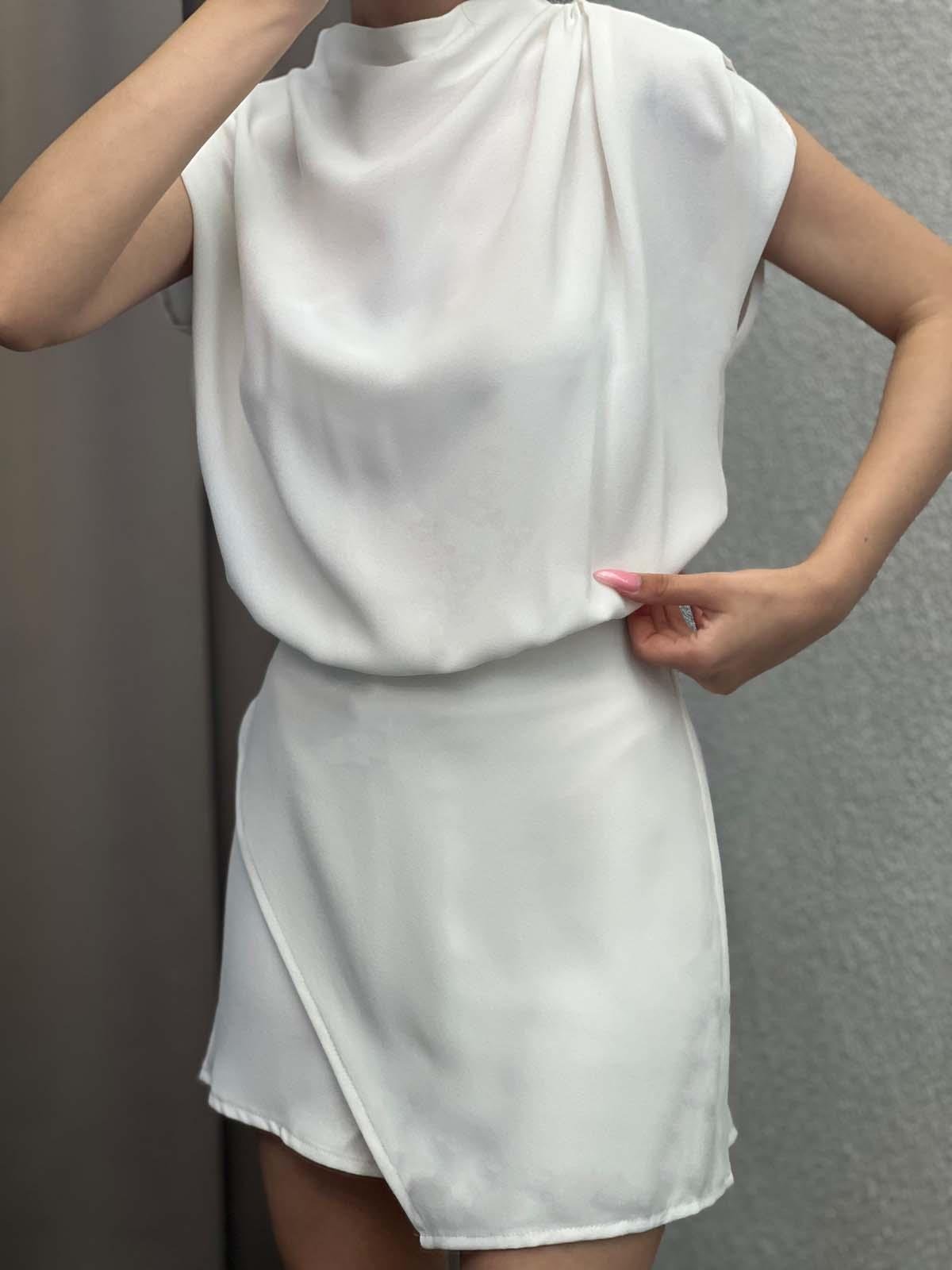 Havoş Beyaz Sofia Asimetrik Şort Tulum