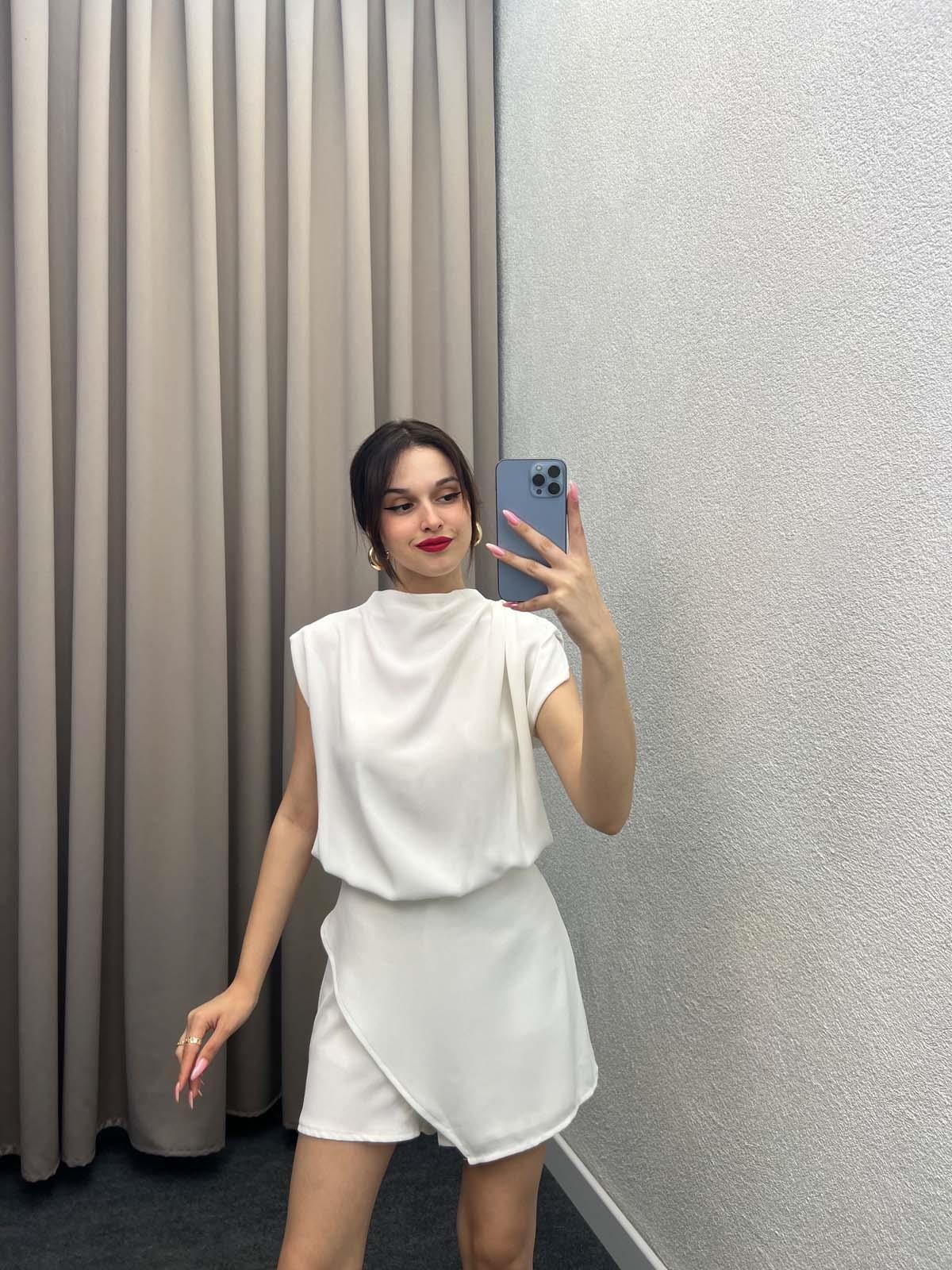 Havoş Beyaz Sofia Asimetrik Şort Tulum