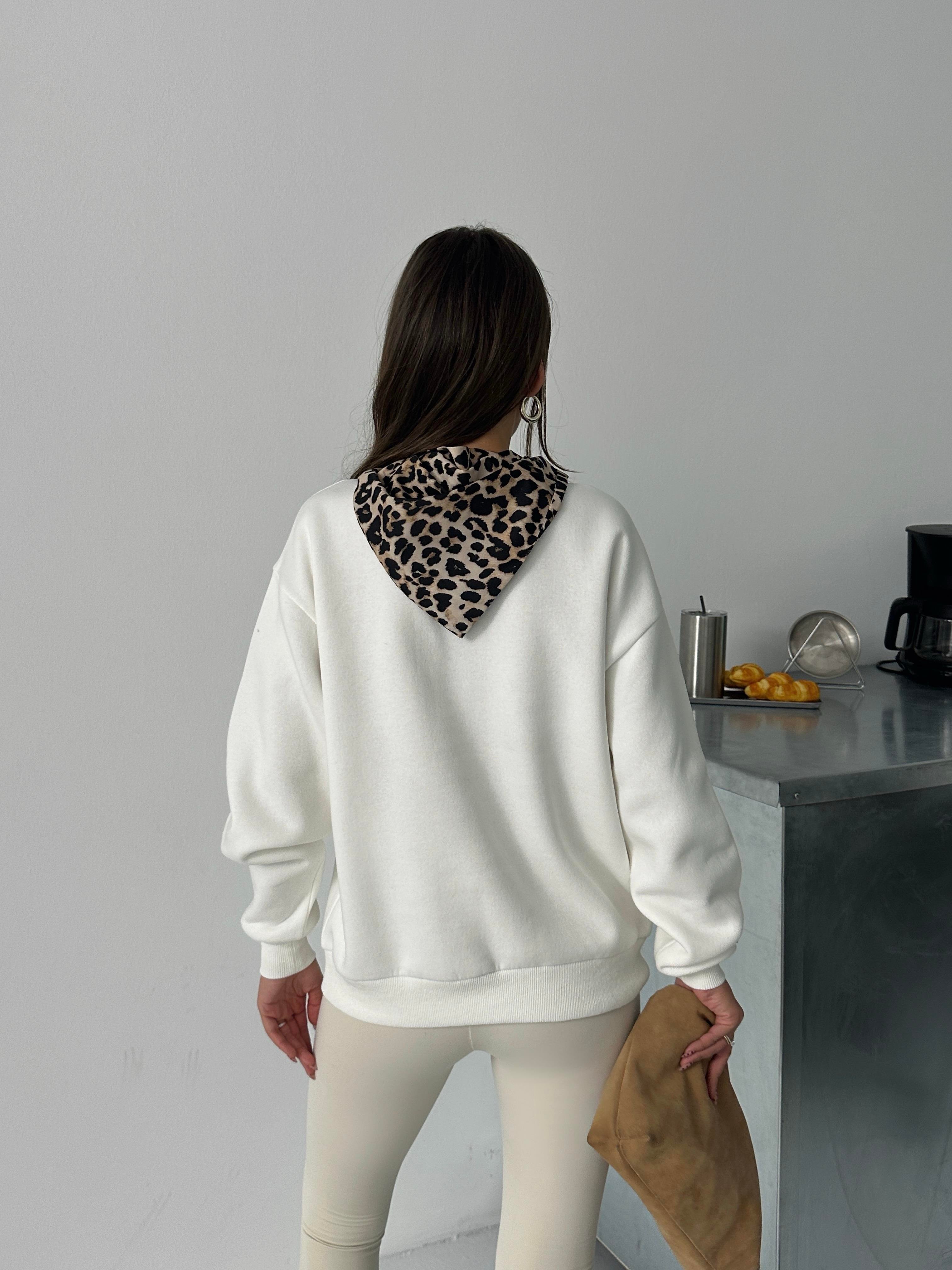 KAPLAN NAKIŞ İŞLEMELİ FULAR DETAYLI SWEAT BEYAZ