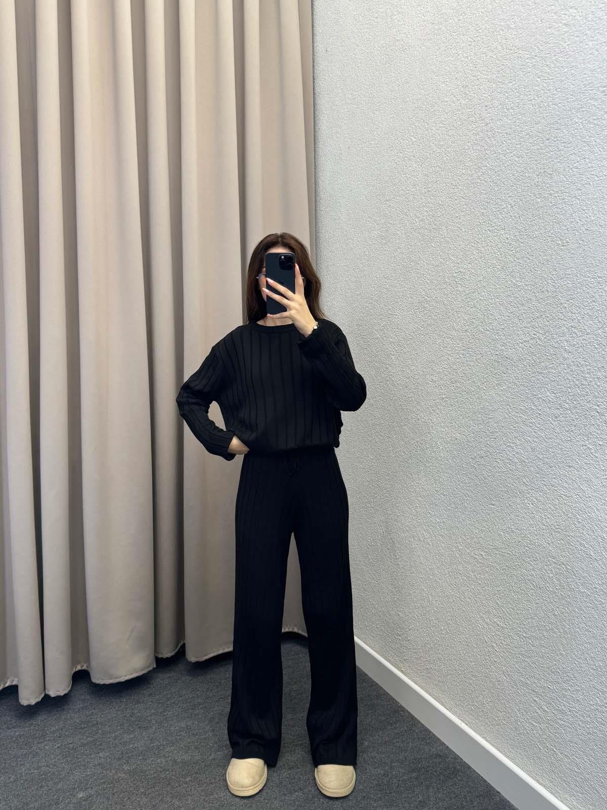 Lear Siyah Fitilli Triko Takım