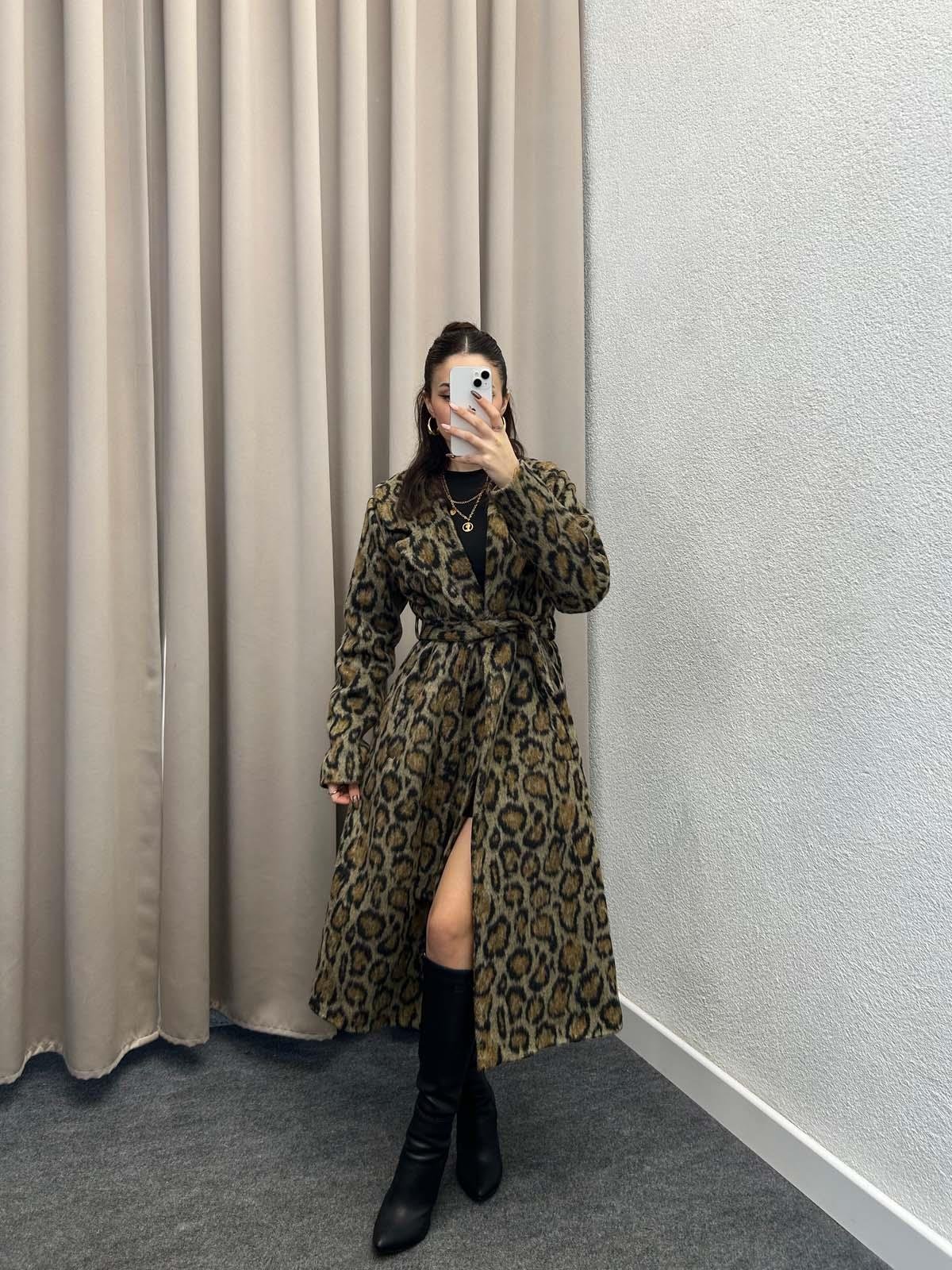 Leopar Desen İçi Astarlı Kaşe Kaban