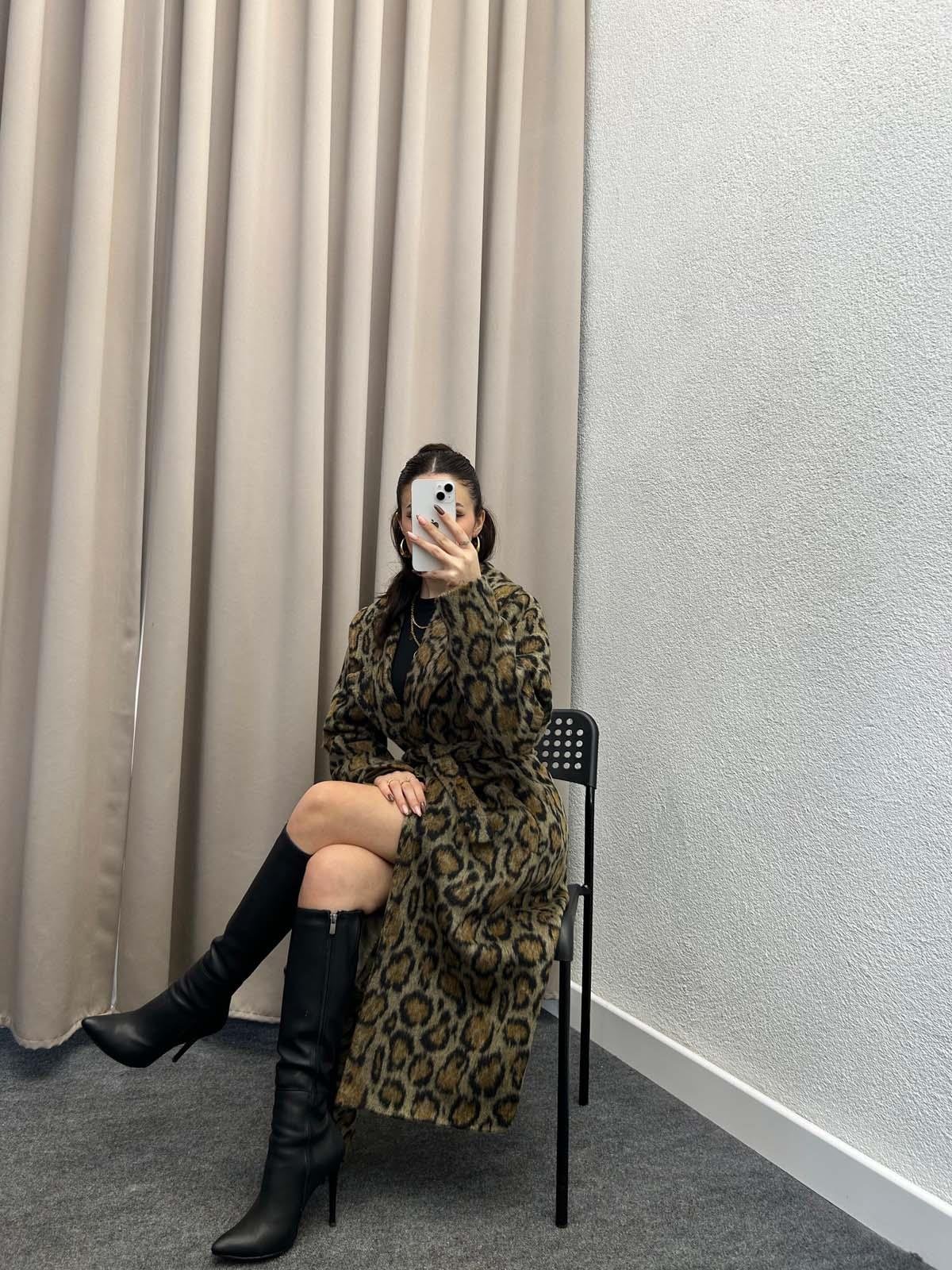 Leopar Desen İçi Astarlı Kaşe Kaban