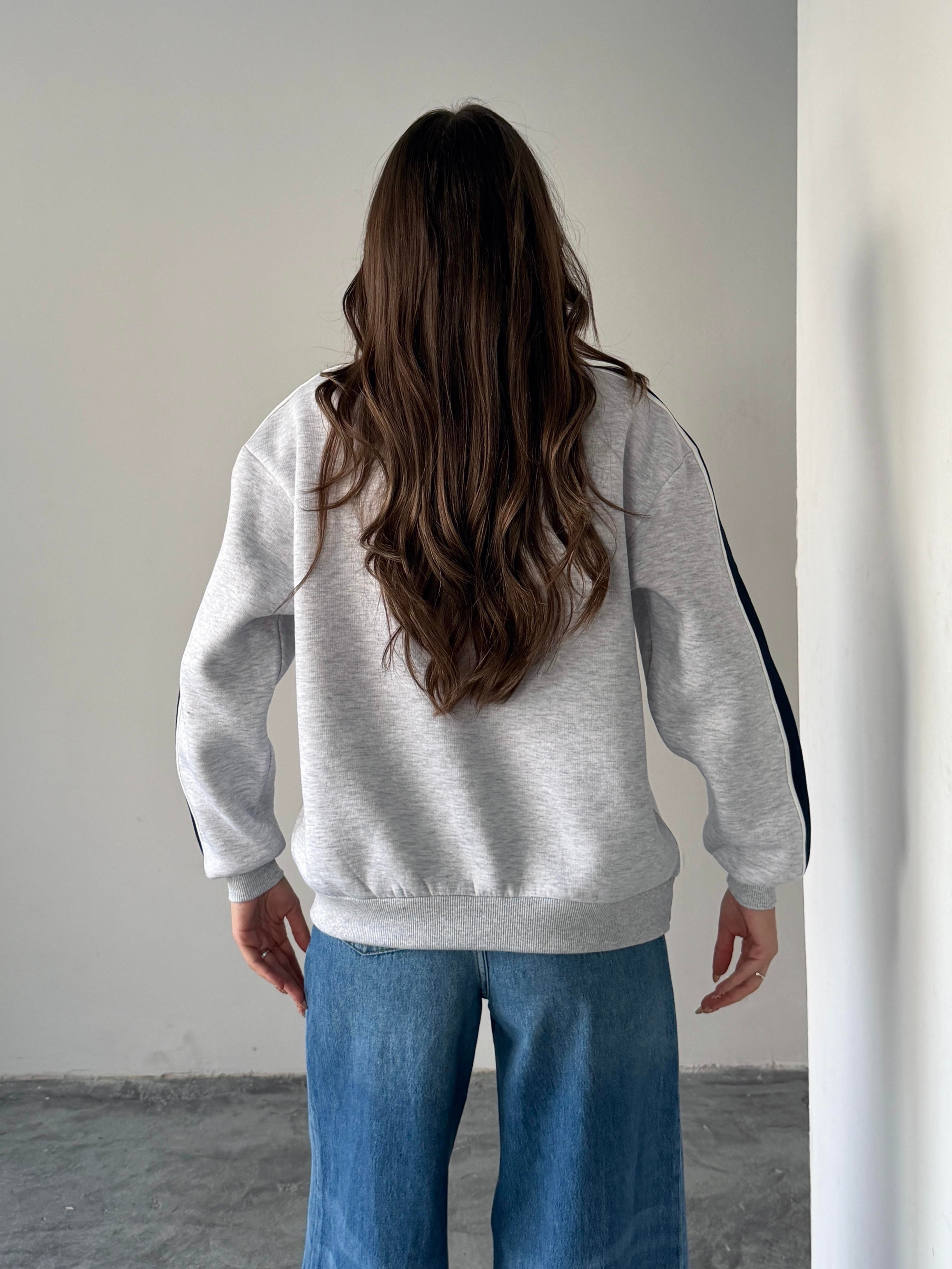 LEOPAR FLOK BASKI KOL ŞERİTLİ SWEAT GRİ