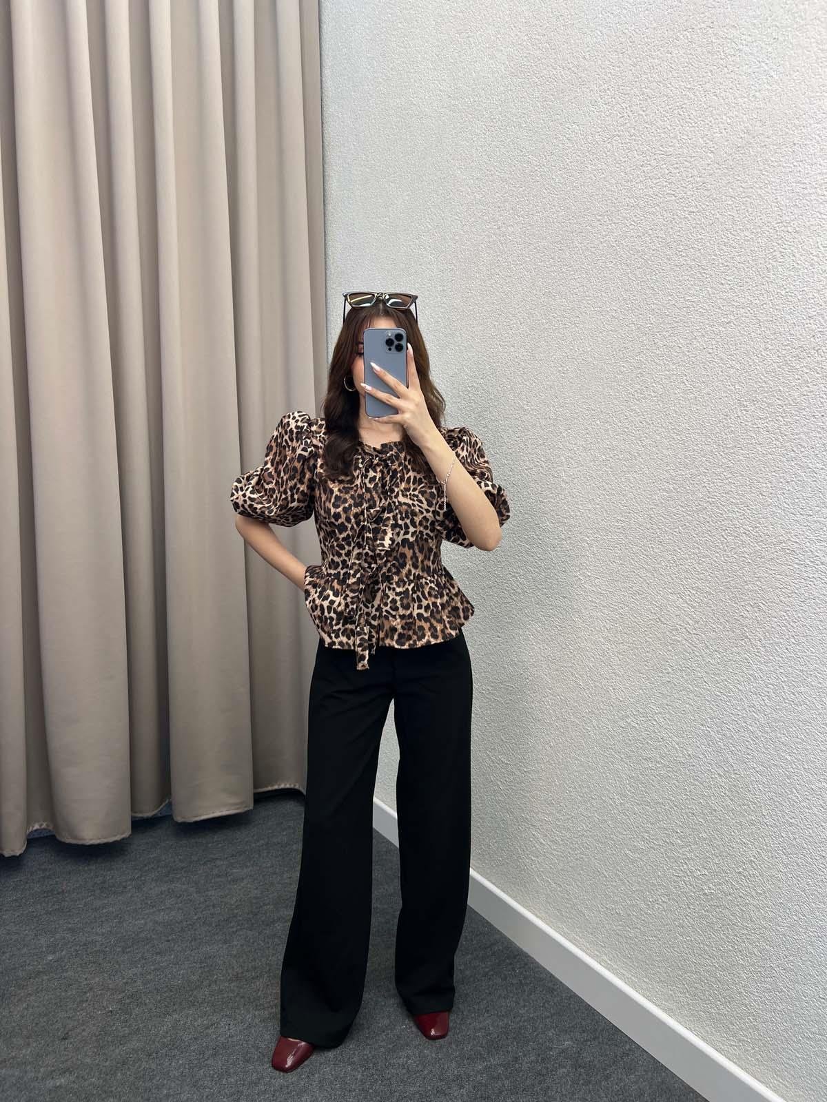 Leopar Voleta Önü Bağlamalı Bluz