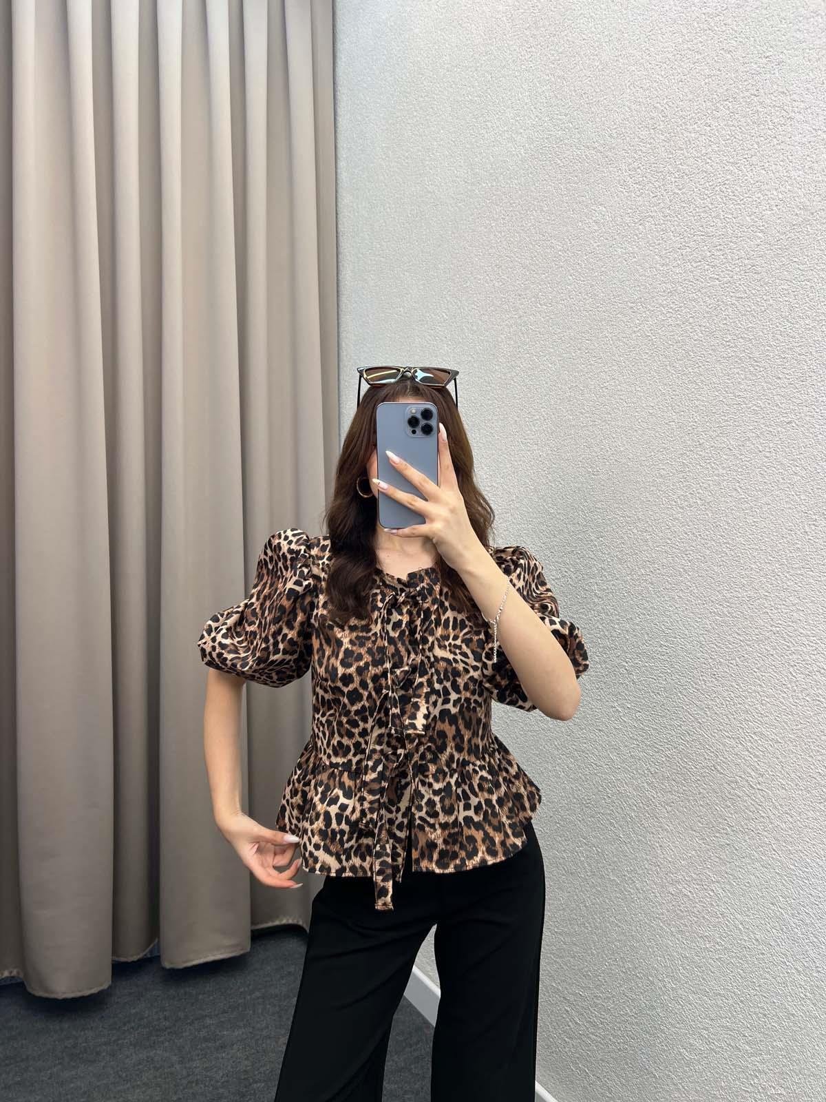 Leopar Voleta Önü Bağlamalı Bluz