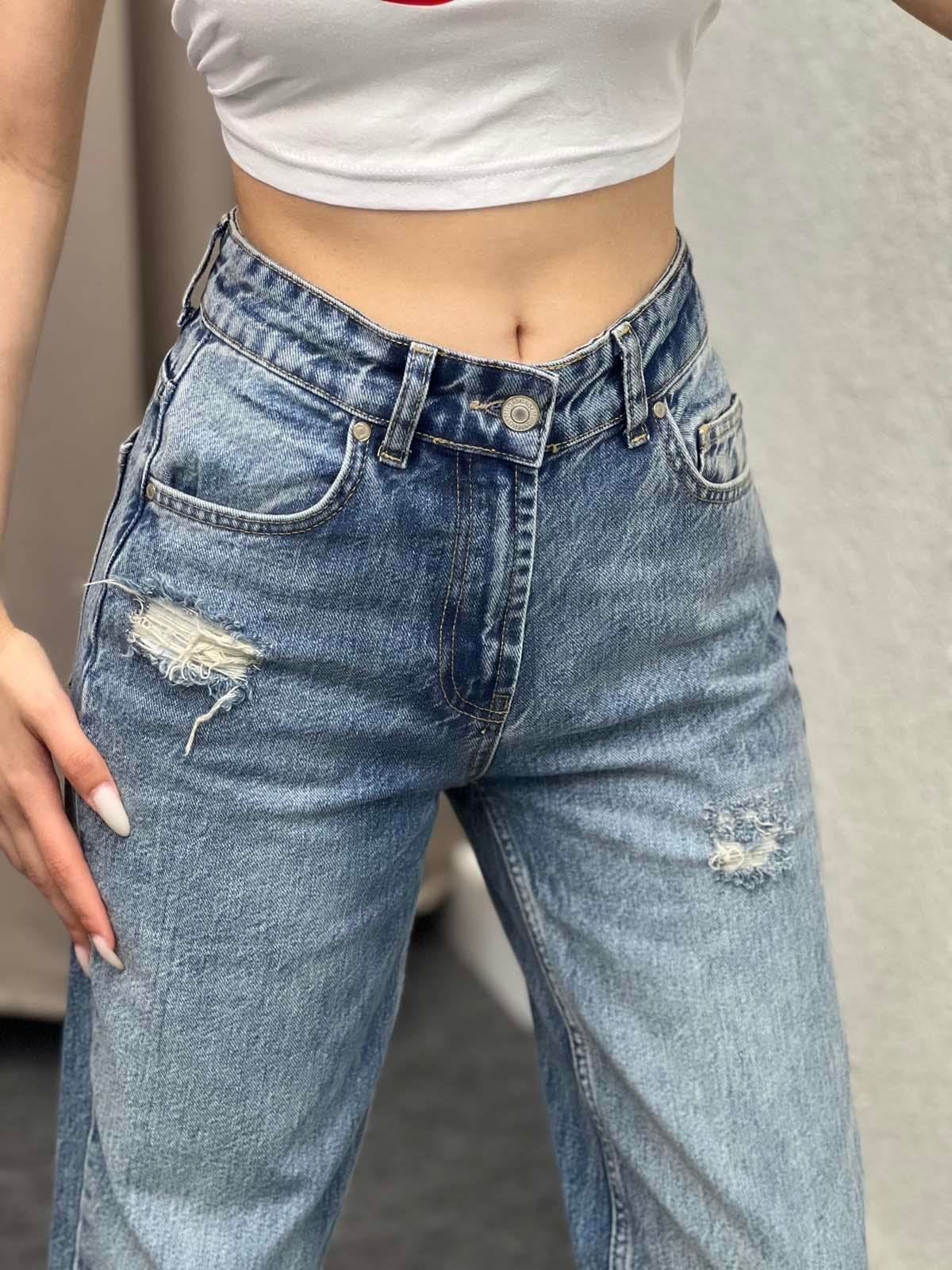 Mavi Yırtık Detaylı Straight Jean