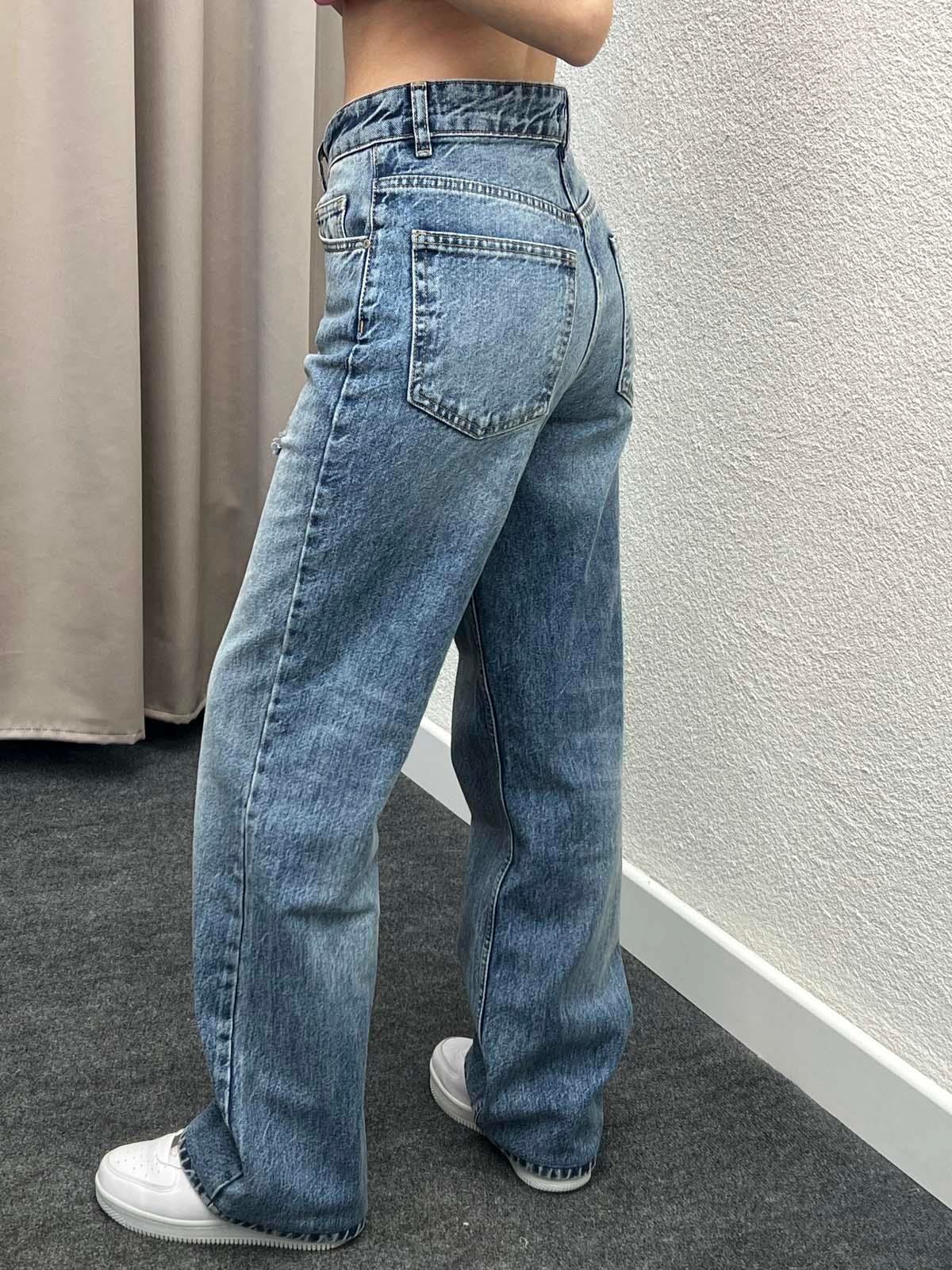 Mavi Yırtık Detaylı Straight Jean