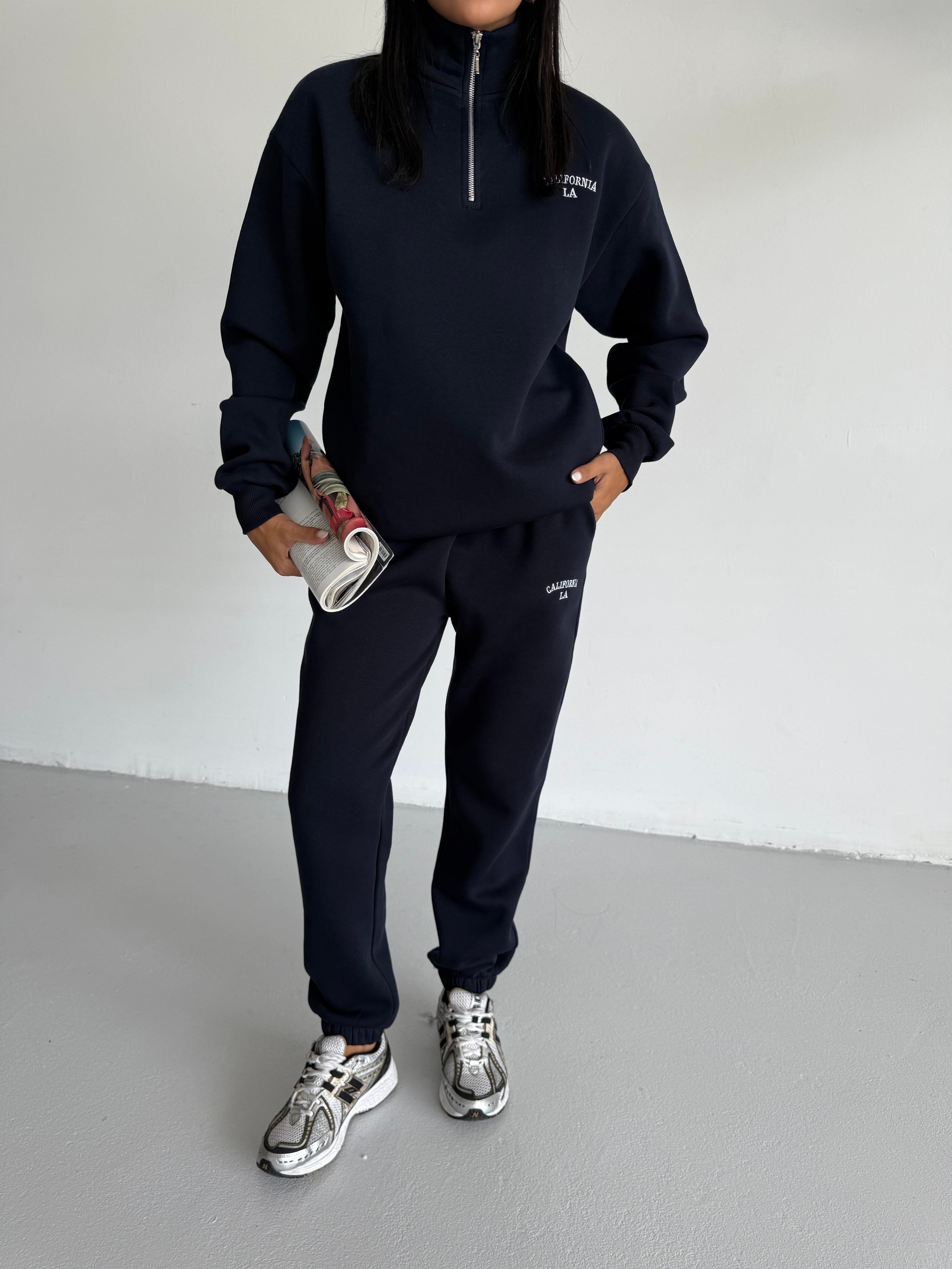 NAKIŞ İŞLEMELİ EŞOFMAN TAKIMI LACİVERT