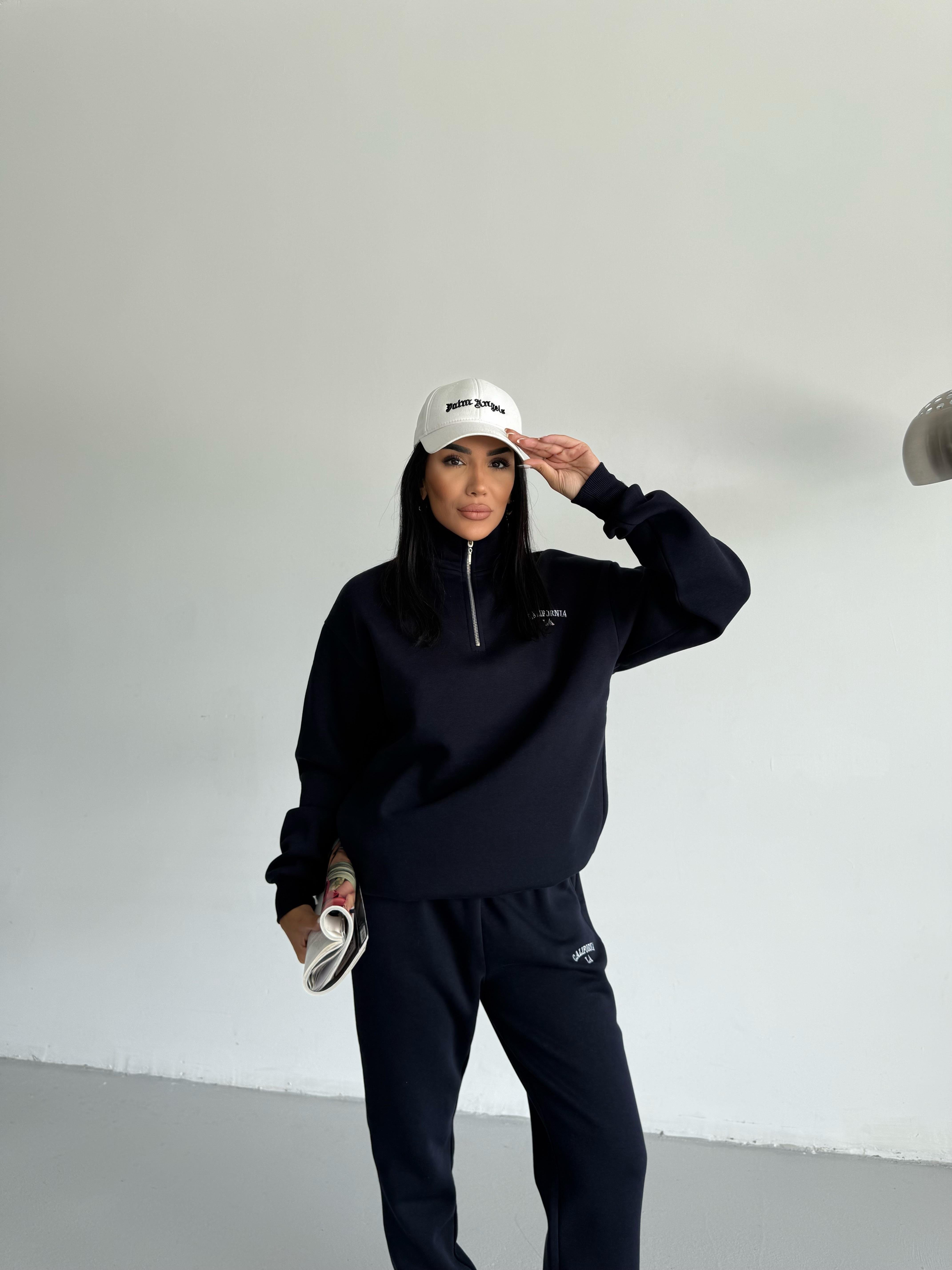 NAKIŞ İŞLEMELİ EŞOFMAN TAKIMI LACİVERT