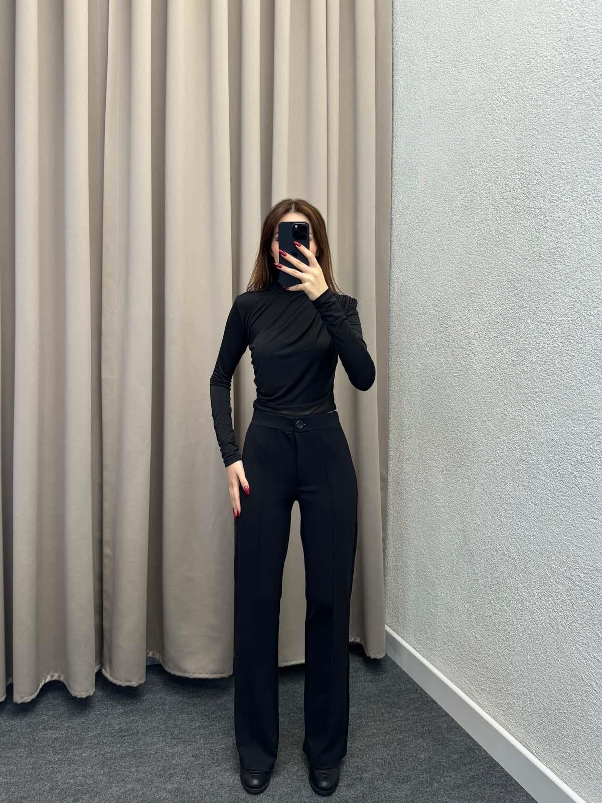 Sandy Büzgülü Siyah Bluz