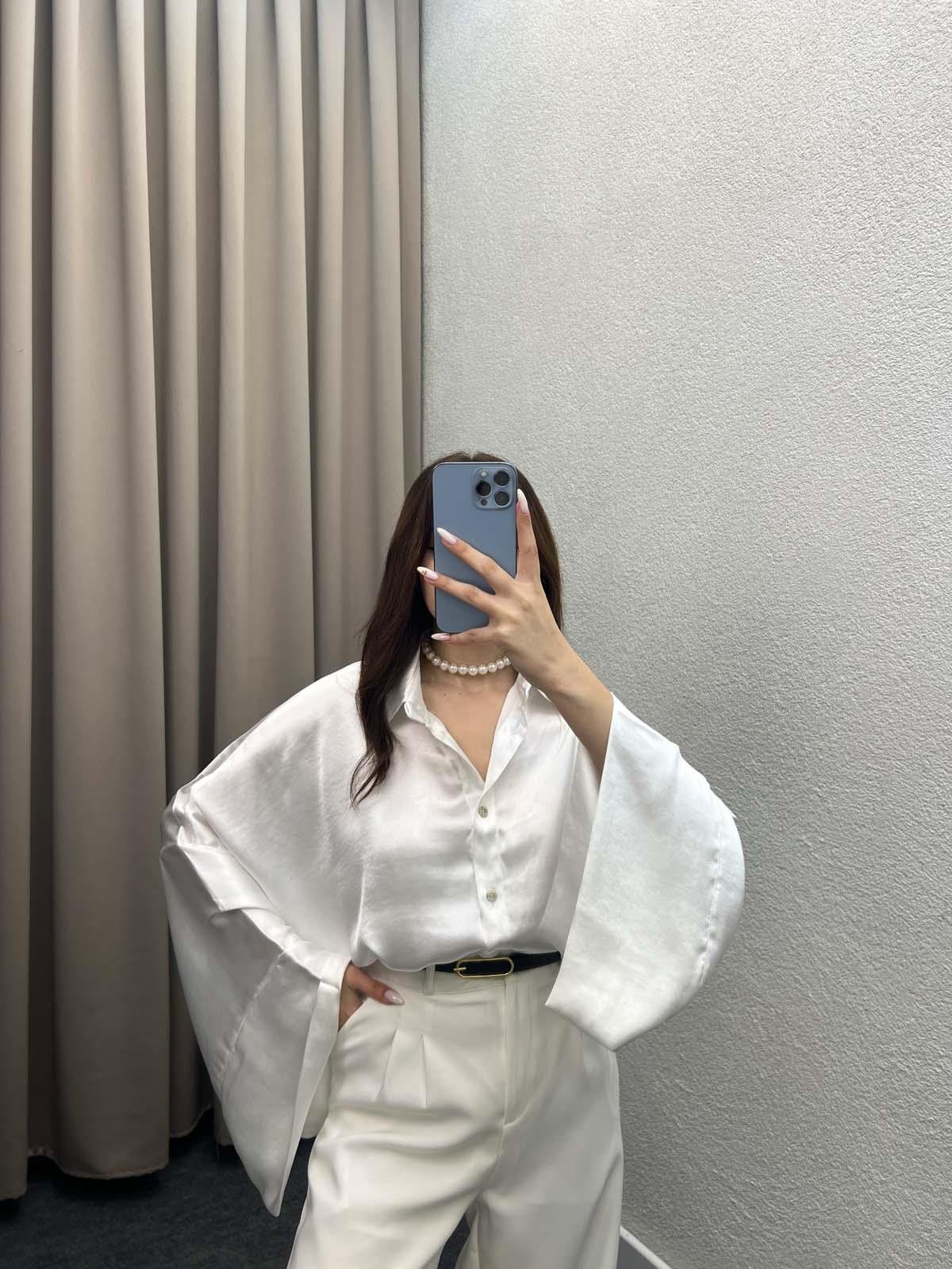 Saten Beyaz Yarasa Kol Gömlek