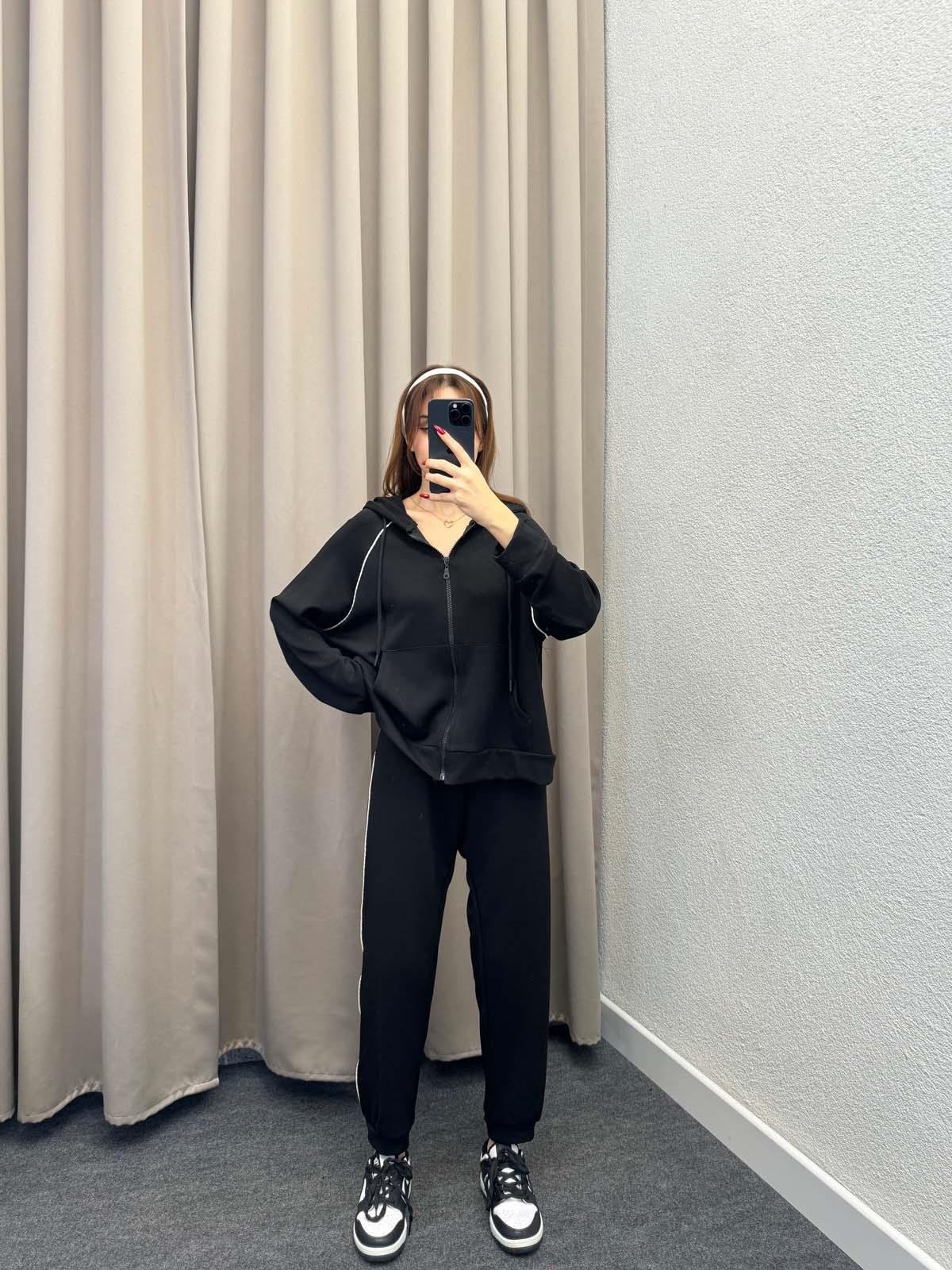 Siyah Kapüşonlu Kontrast Biyeli Sweatshirt