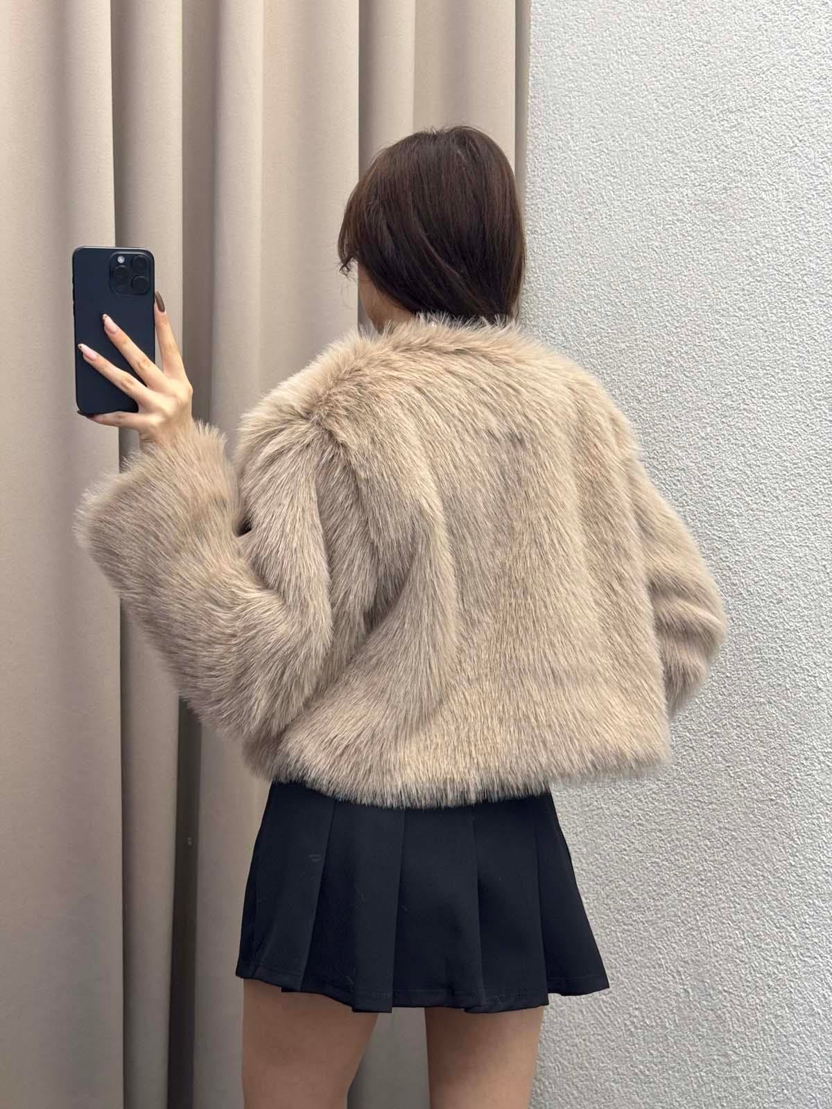 Vettia İçi Astarlı Kısa Bej Kürk Ceket