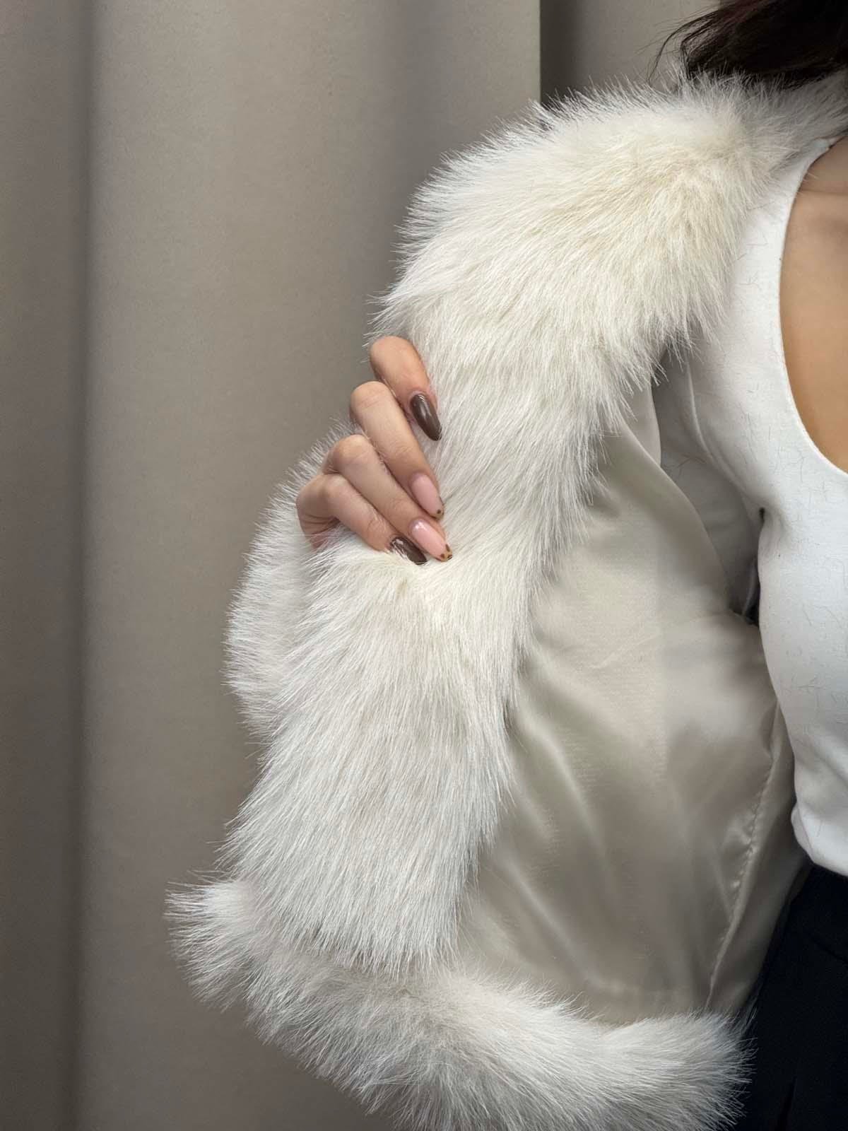 Vettia İçi Astarlı Kısa Krem Kürk Ceket