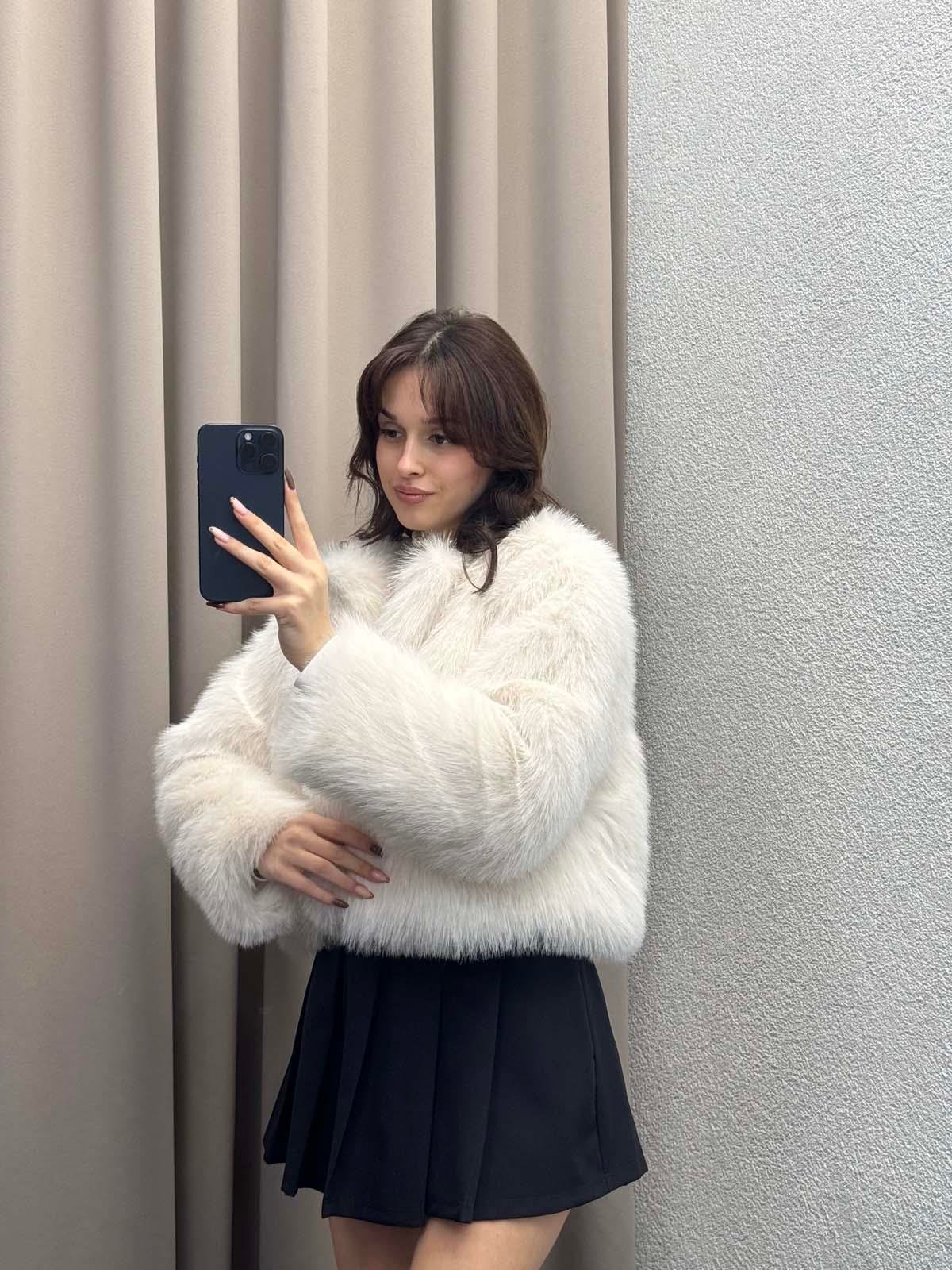 Vettia İçi Astarlı Kısa Krem Kürk Ceket