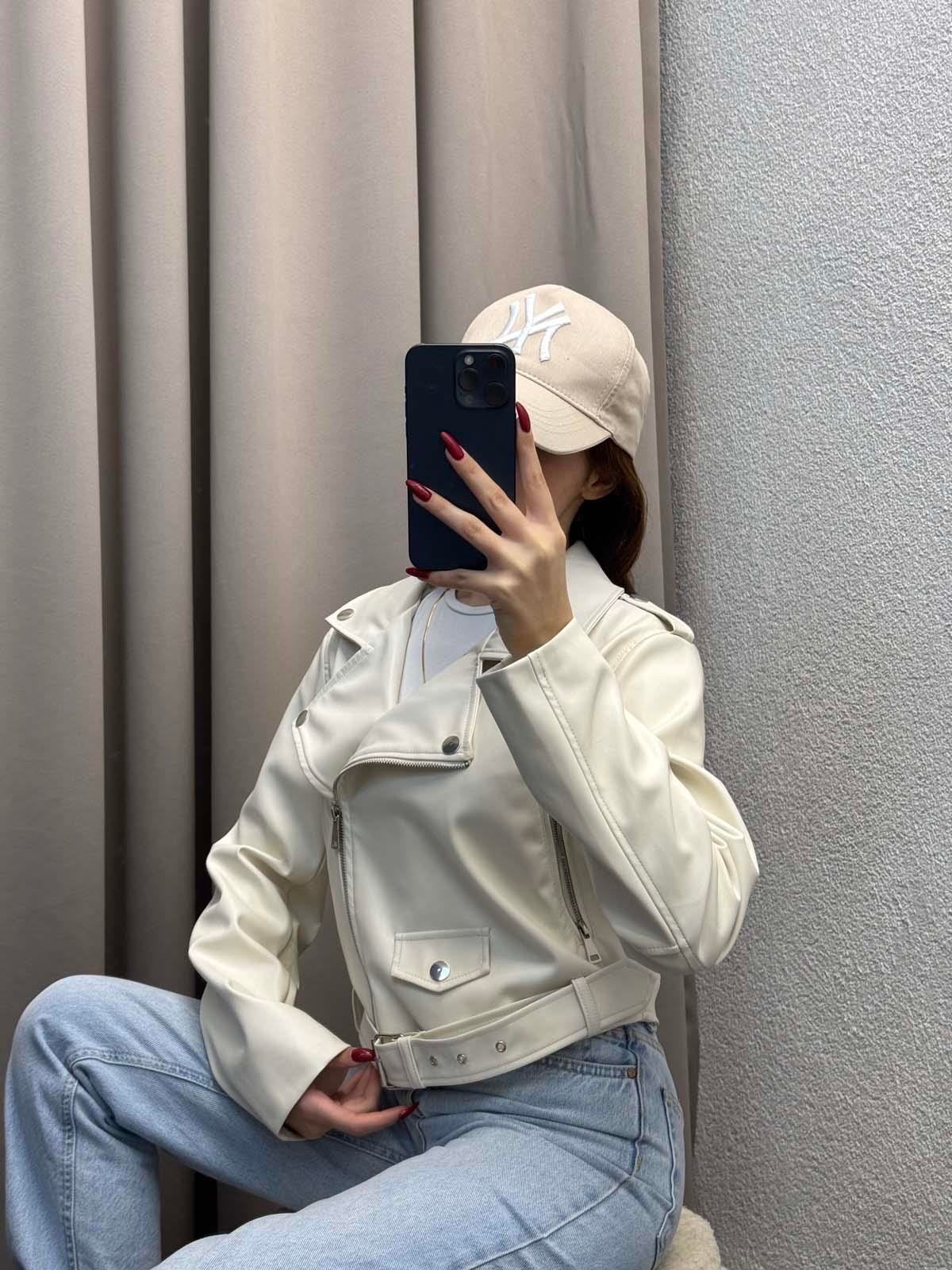 Zra Muadil Beyaz Deri Ceket