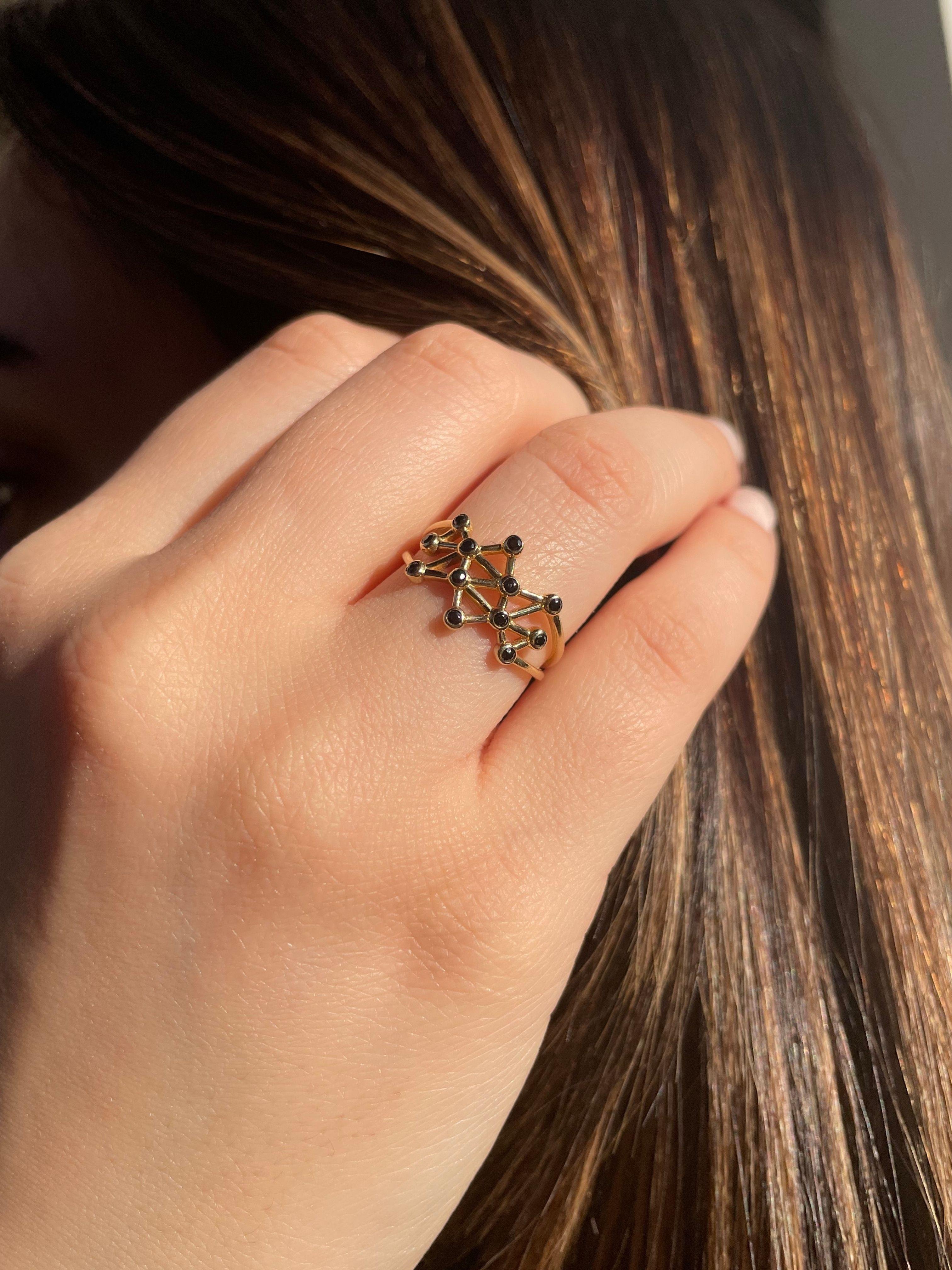 14 Ayar Altın Siyah Taşlı Geometrik Model Yüzük14 Ayar Altın Siyah Taşlı Geometrik Model Yüzük