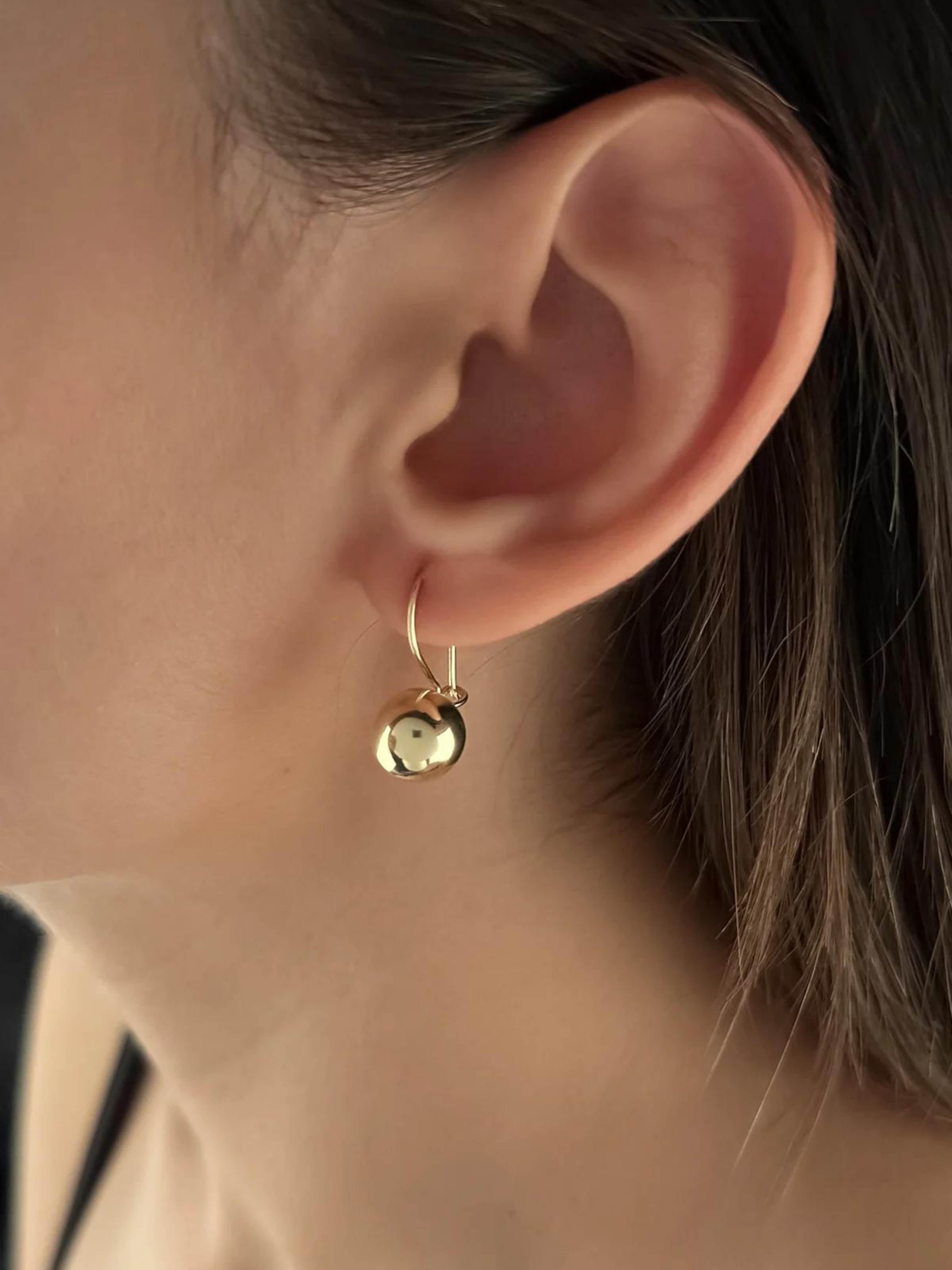 14 Ayar Altın Toplu Modern Bayan Küpe14 Ayar Altın Toplu Modern Bayan Küpe