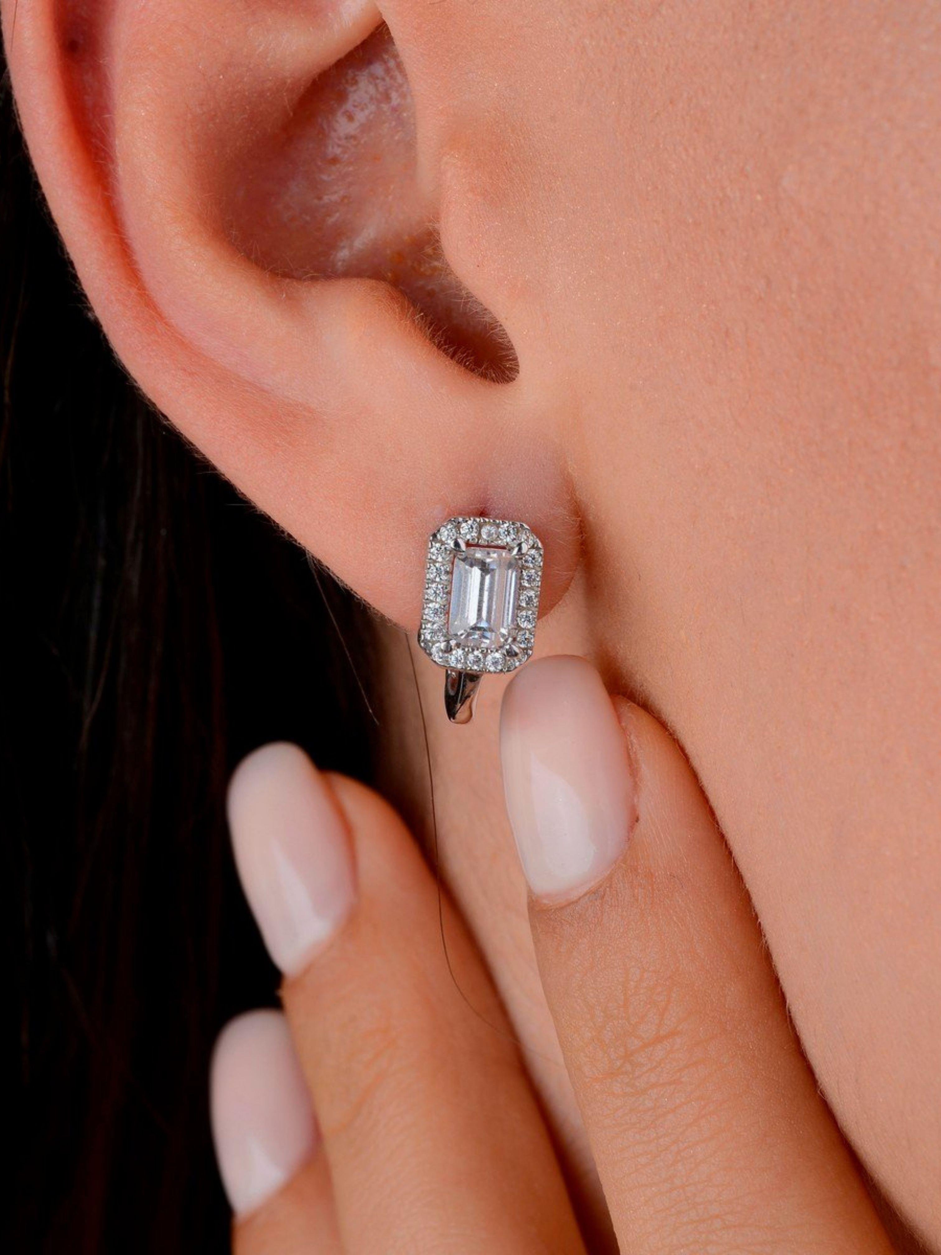 14 Ayar Beyaz Altın Baget Taşlı Küpe14 Ayar Beyaz Altın Baget Taşlı Küpe