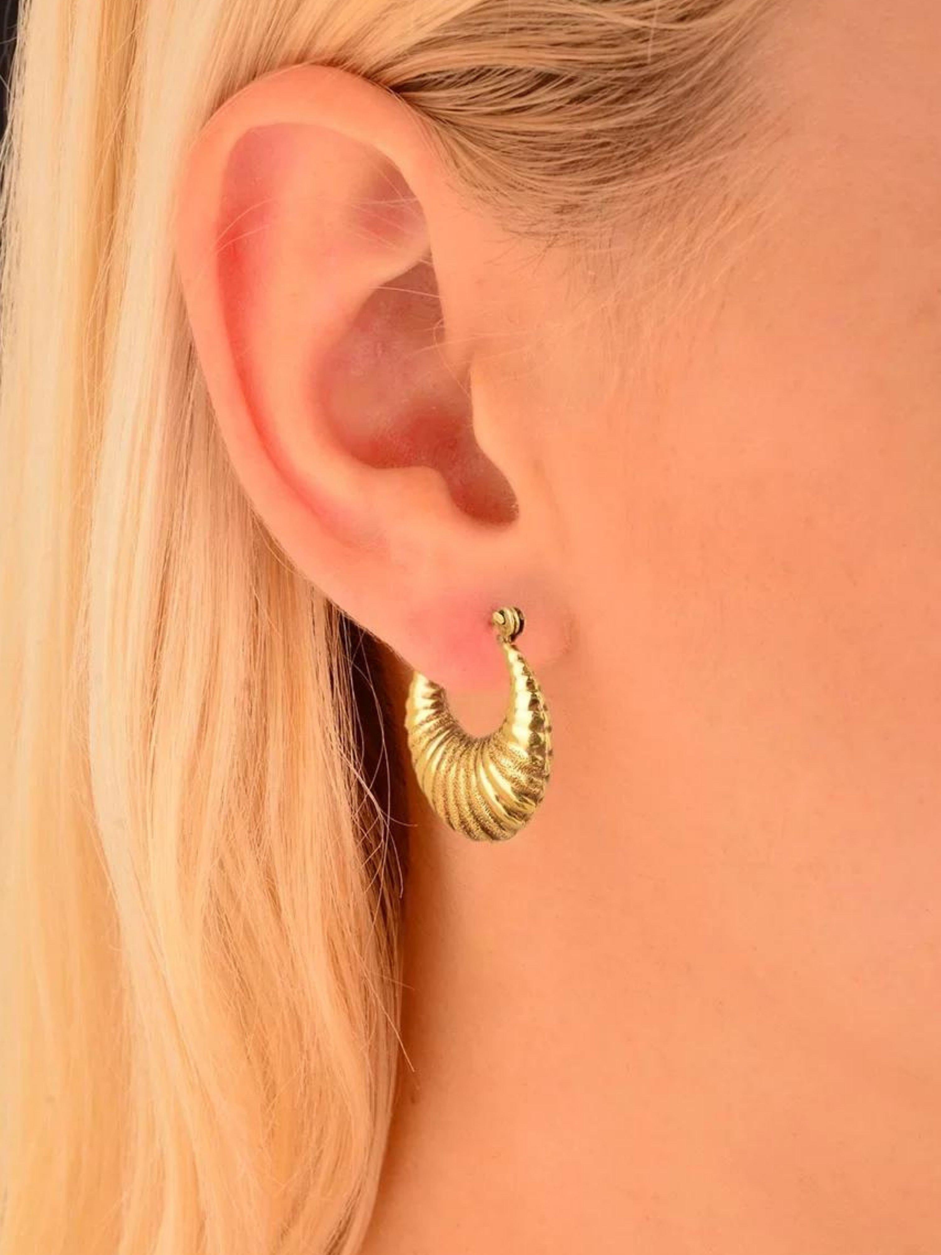 14 Ayar Altın Midye Desenli Halka Küpe14 Ayar Midye Midye Desenli Halka Küpe