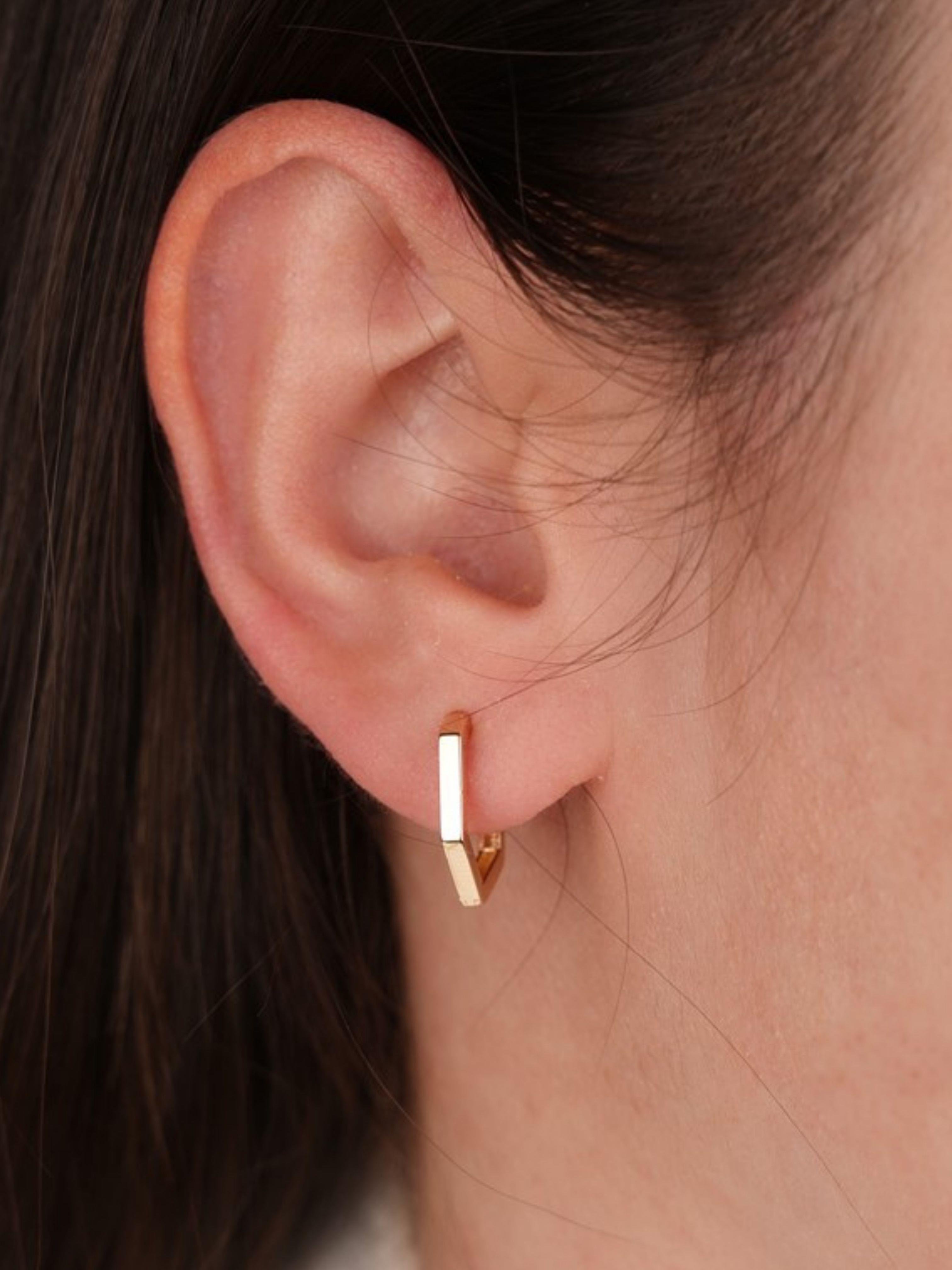 Altıgen Küçük Halkalı Altın Küpe 14 AyarAltıgen Küçük Halkalı Altın Küpe 14 Ayar