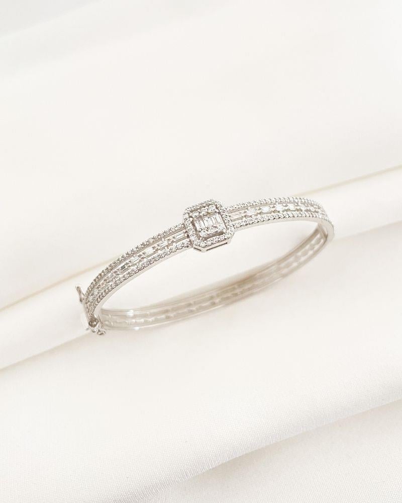 Baget 14 Ayar Beyaz Altın Kaburga Kelepçe BilezikBaget 14 Ayar Beyaz Altın Kaburga Kelepçe Bilezik14 Ayar Bilezik