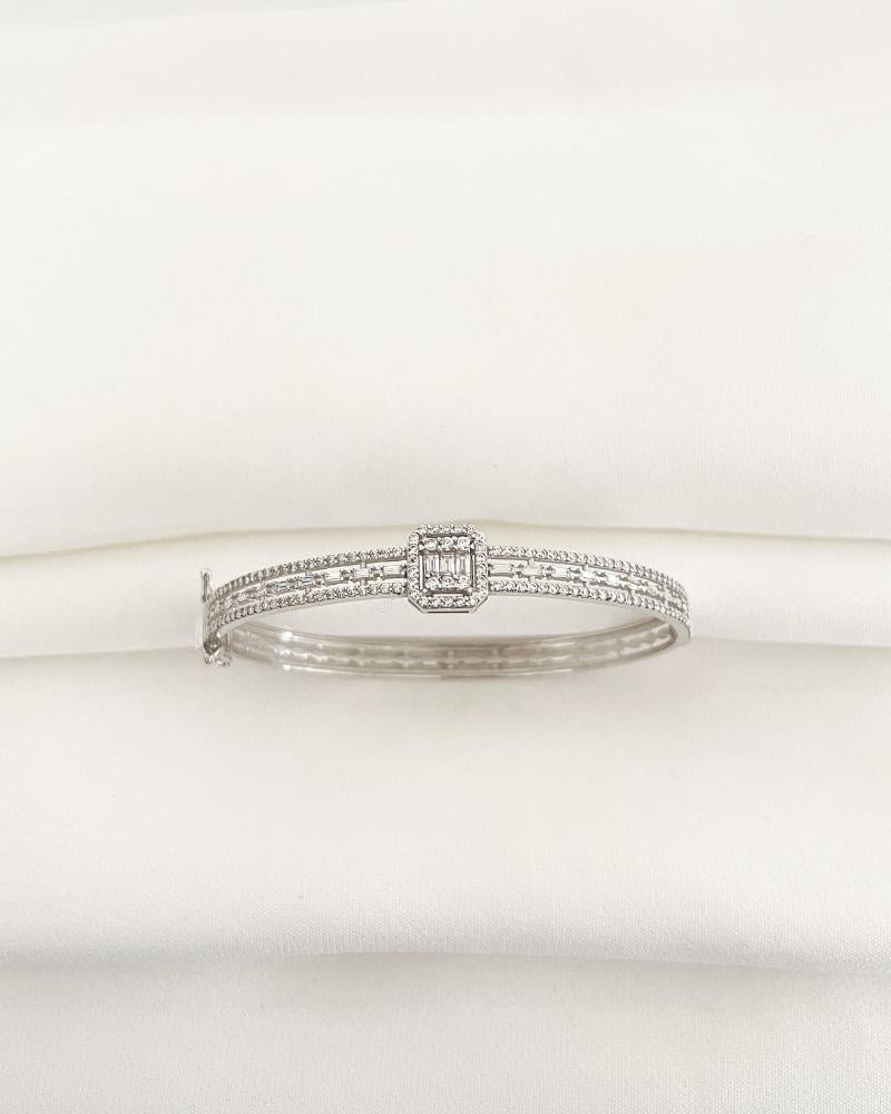 Baget 14 Ayar Beyaz Altın Kaburga Kelepçe BilezikBaget 14 Ayar Beyaz Altın Kaburga Kelepçe Bilezik14 Ayar Bilezik