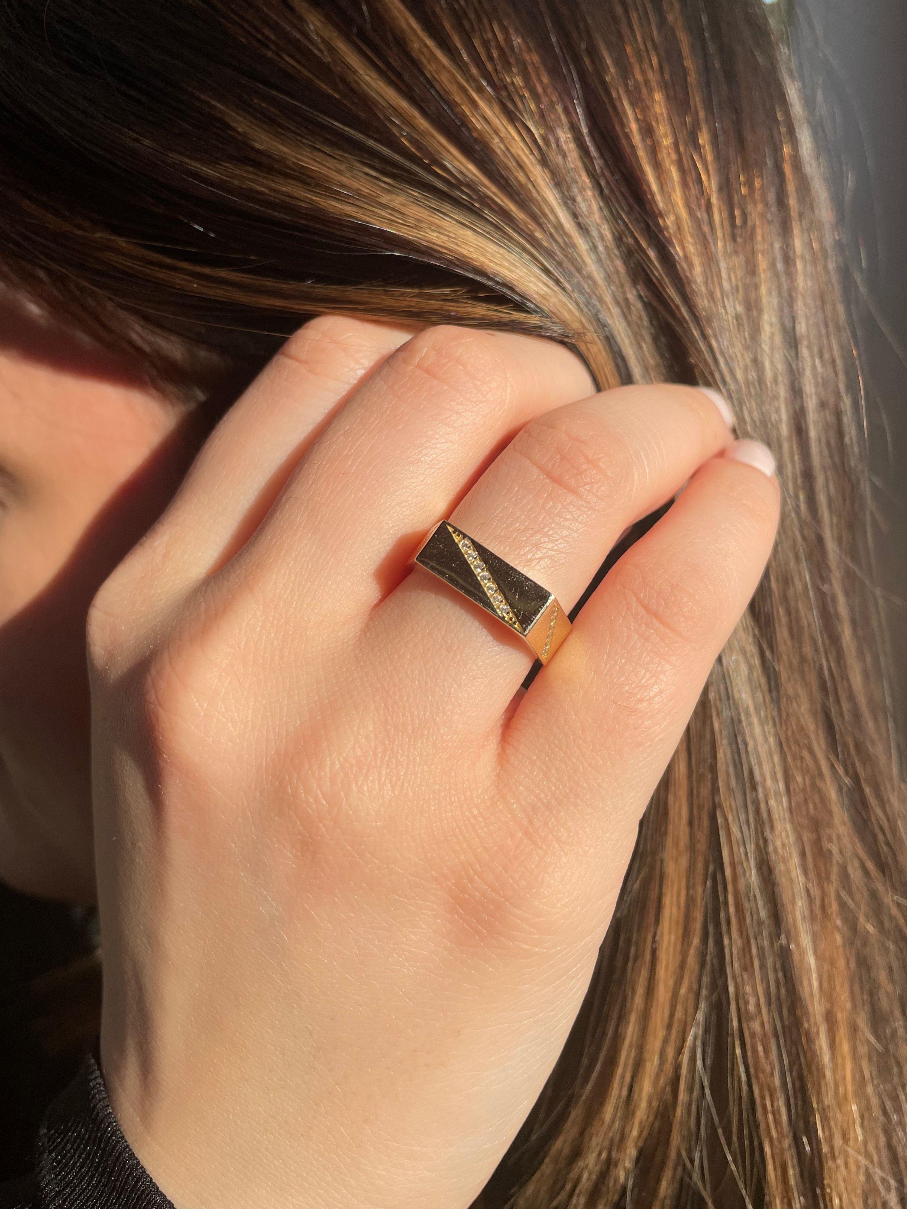 Dikdörtgen Taşlı 14 Ayar Altın YüzükDikdörtgen Taşlı 14 Ayar Altın Yüzük