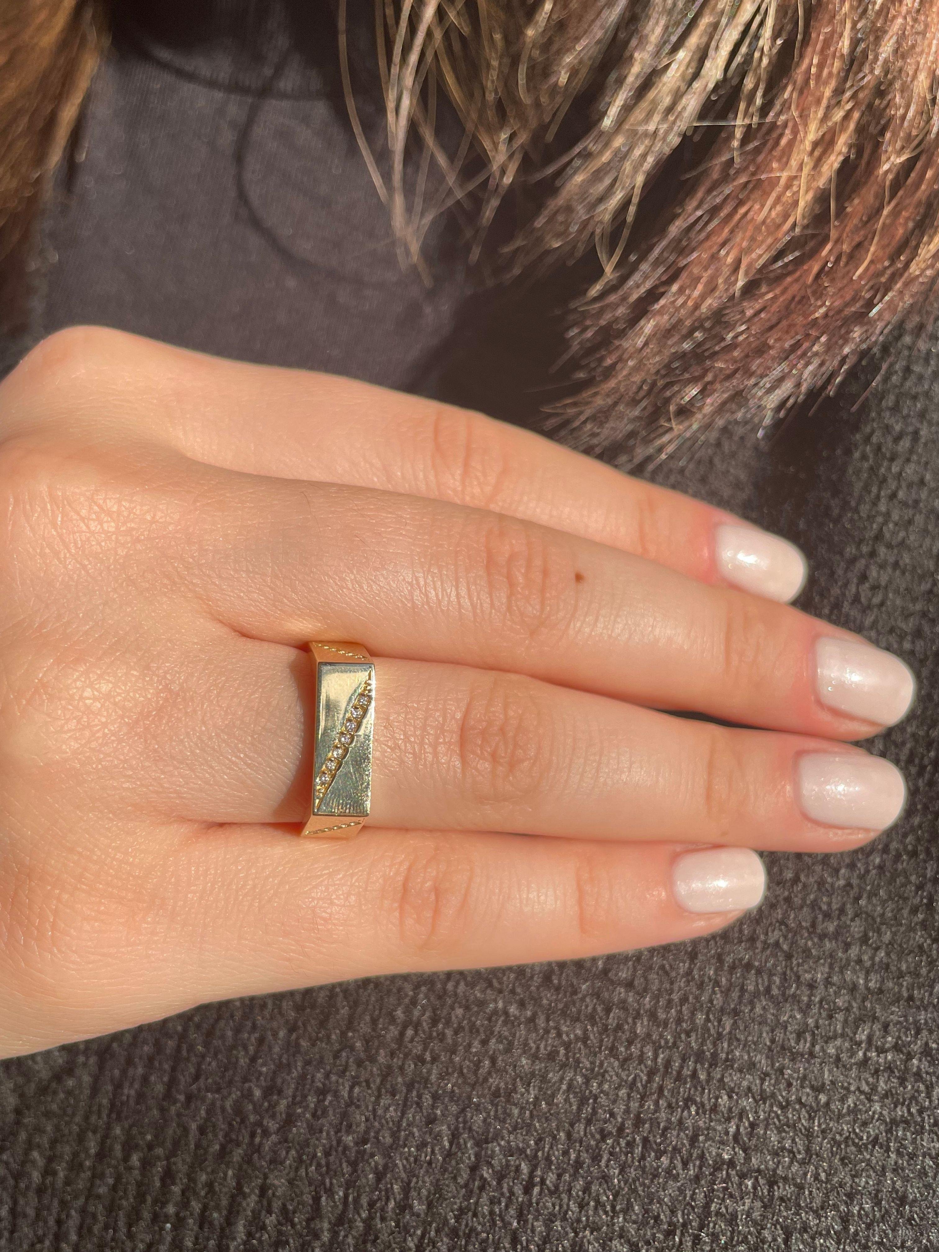 Dikdörtgen Taşlı 14 Ayar Altın YüzükDikdörtgen Taşlı 14 Ayar Altın Yüzük