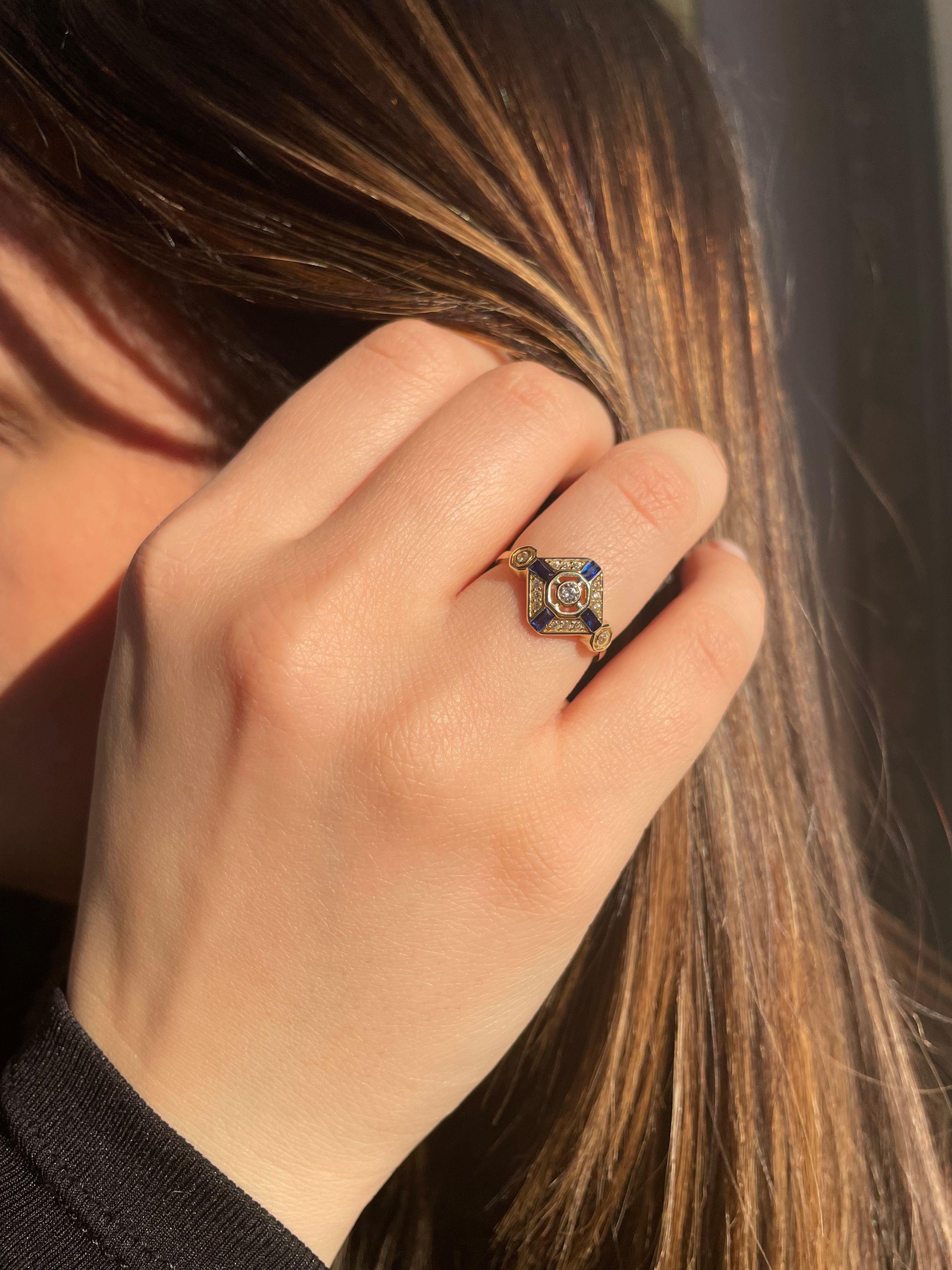 Focus Lacivert Taşlı Kadın Altın YüzükFocus Lacivert Taşlı Kadın Altın Yüzük