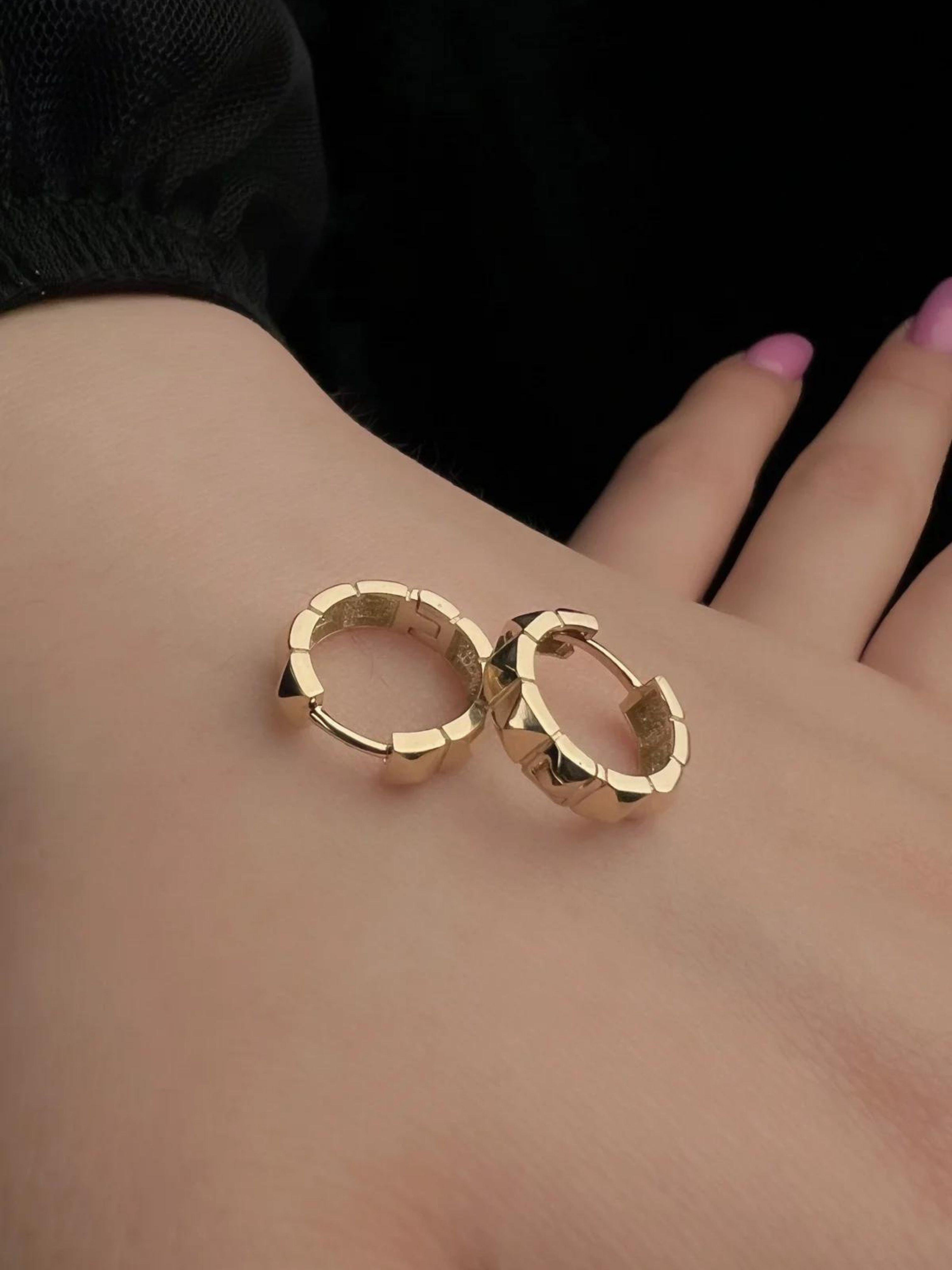 Özel Seri Oval Kare Desenli Altın Kadın Küpe 14 AyarÖzel Seri Oval Kare Desenli Altın Kadın Küpe 14 Ayar