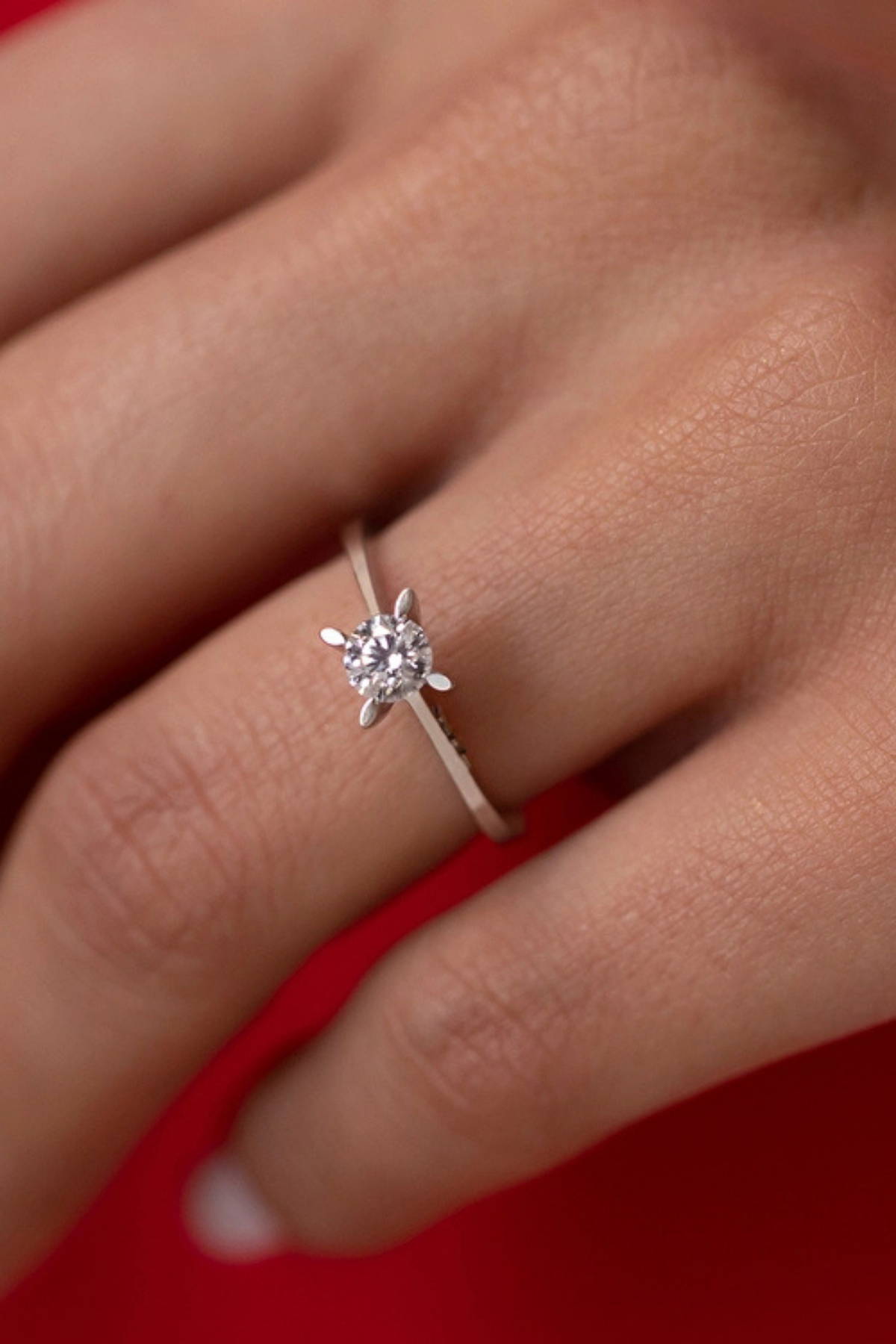 Pırlanta Tektaş Yüzük - 0,41 Karat Badem Tırnak 14 AyarPırlanta Tektaş Yüzük - 0,41 Karat Badem Tırnak 14 AyarPIRLANTA