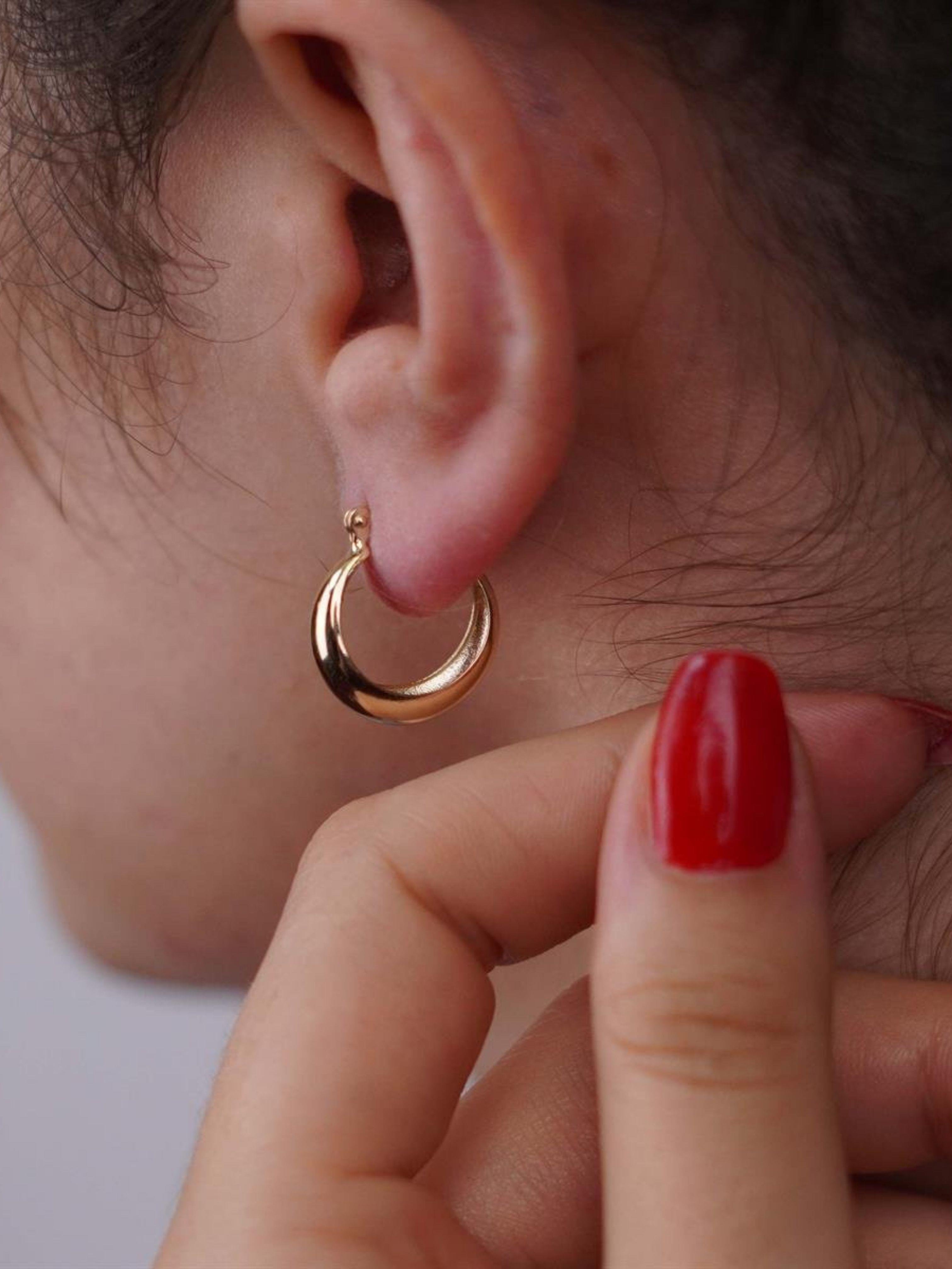 Yarım Ay Gold İnce Halka Kadın Altın Küpe 14 AyarYarım Ay Gold İnce Halka Kadın Altın Küpe 14 Ayar