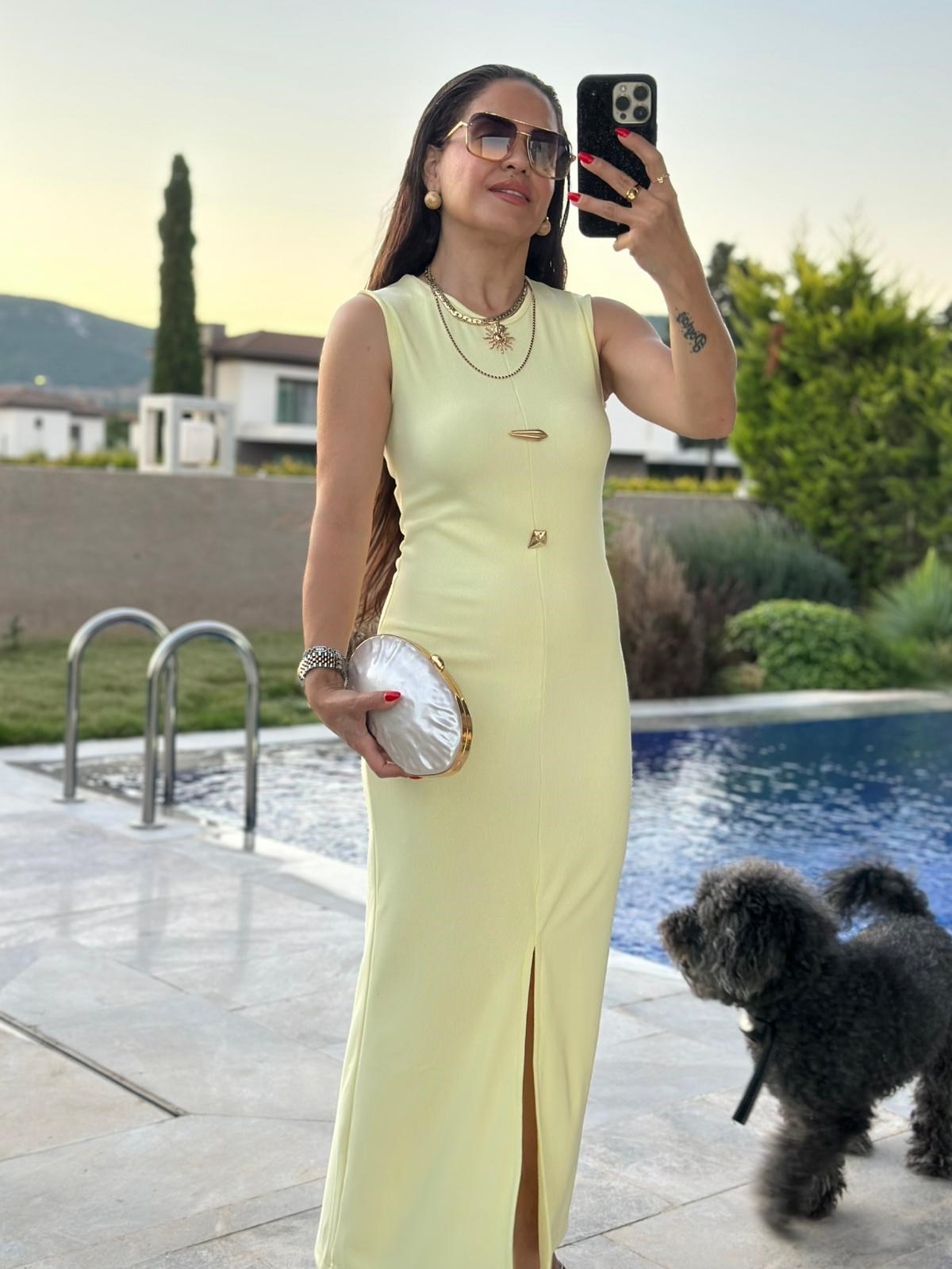 Aksesuar Düğmeli Uzun Sarı Elbise