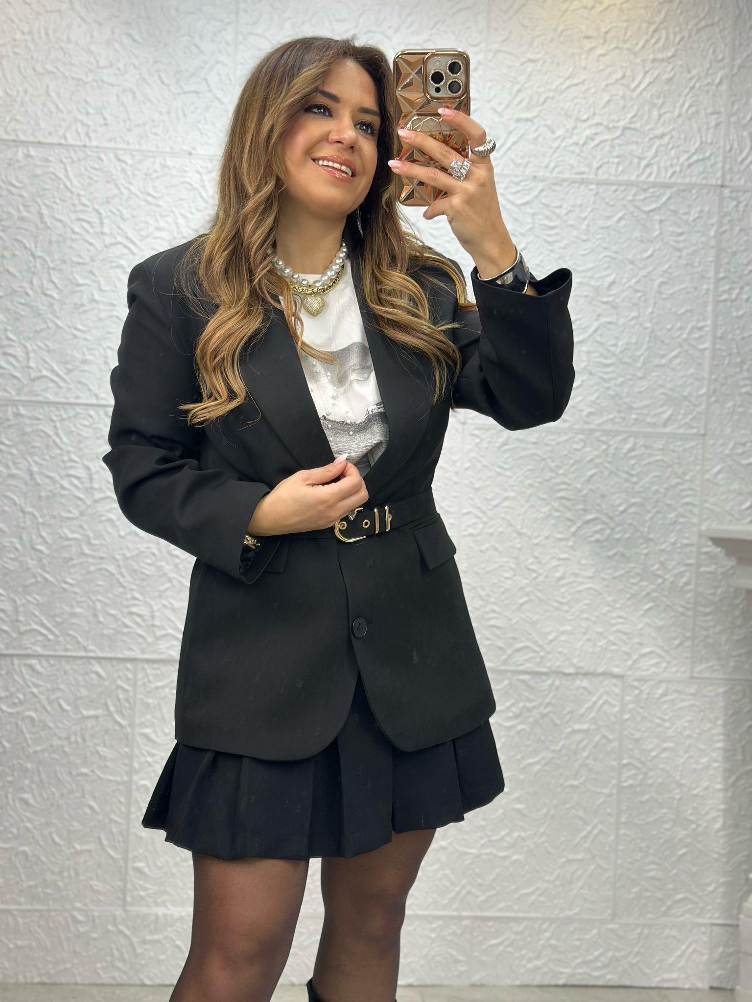 Beli Kemerli Siyah Blazer Ceket