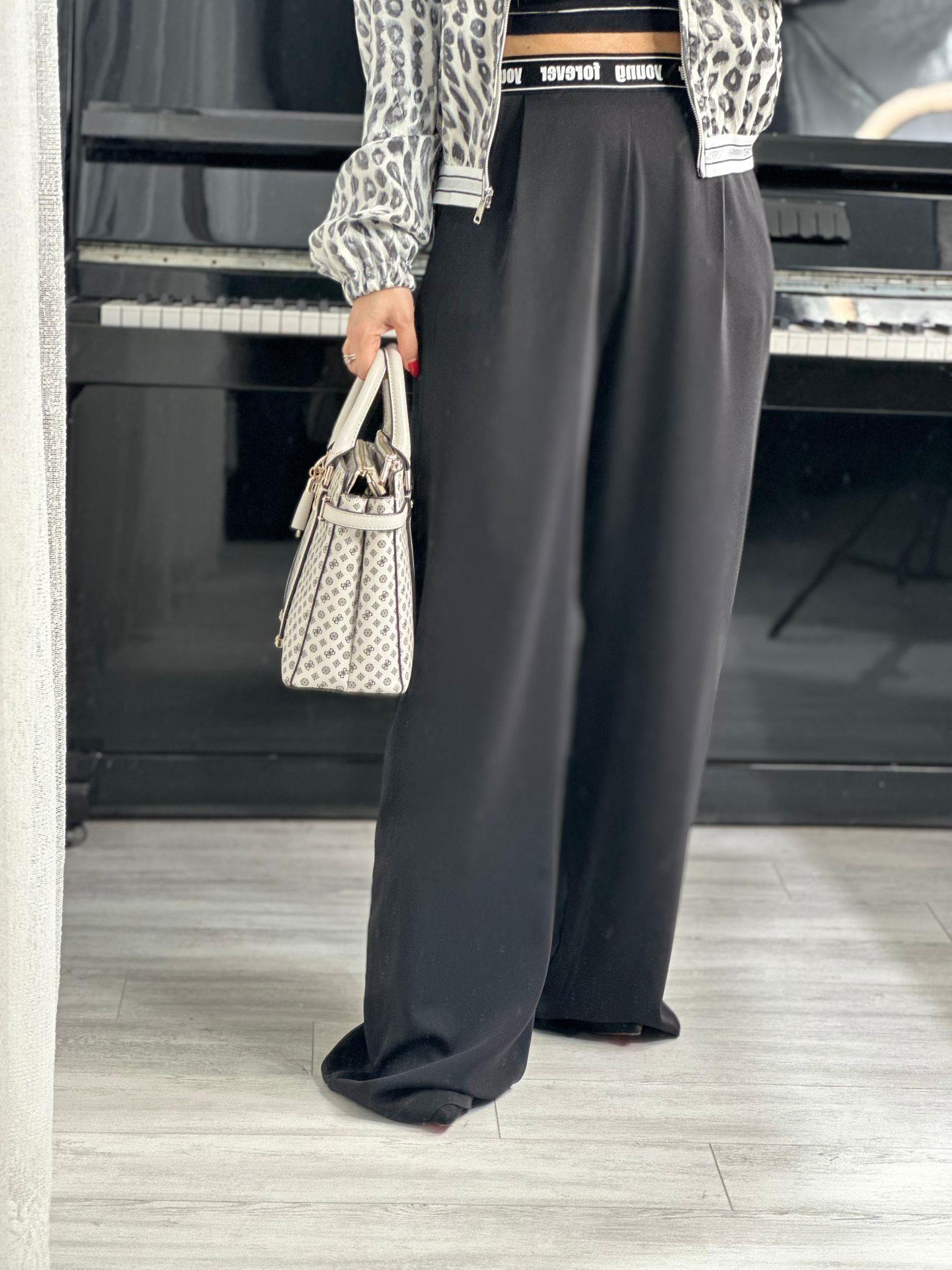 Beli Lastik Detaylı Bol Pça Siiyah Pantolon